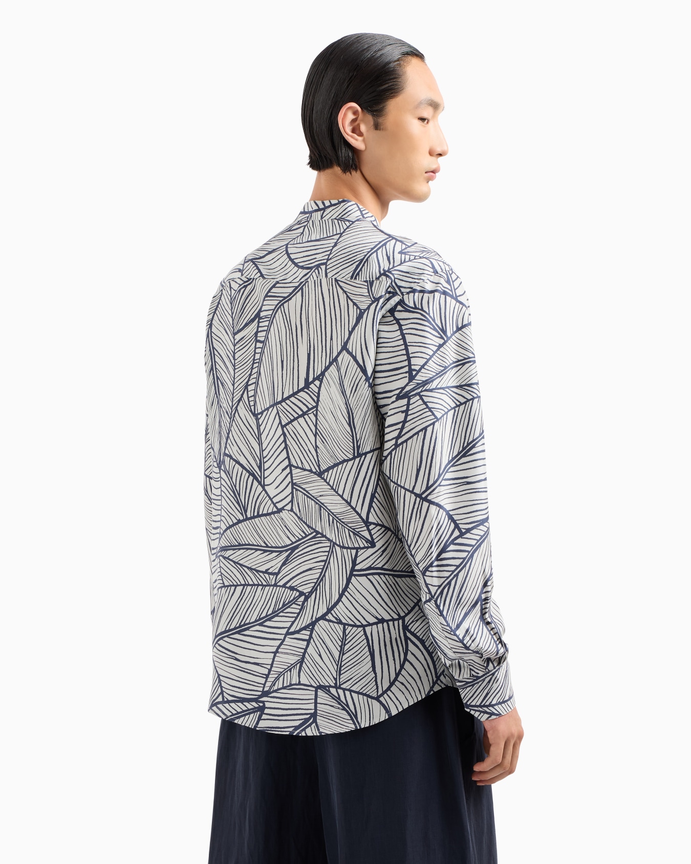 Shirt in printed silk habotai Slide 3