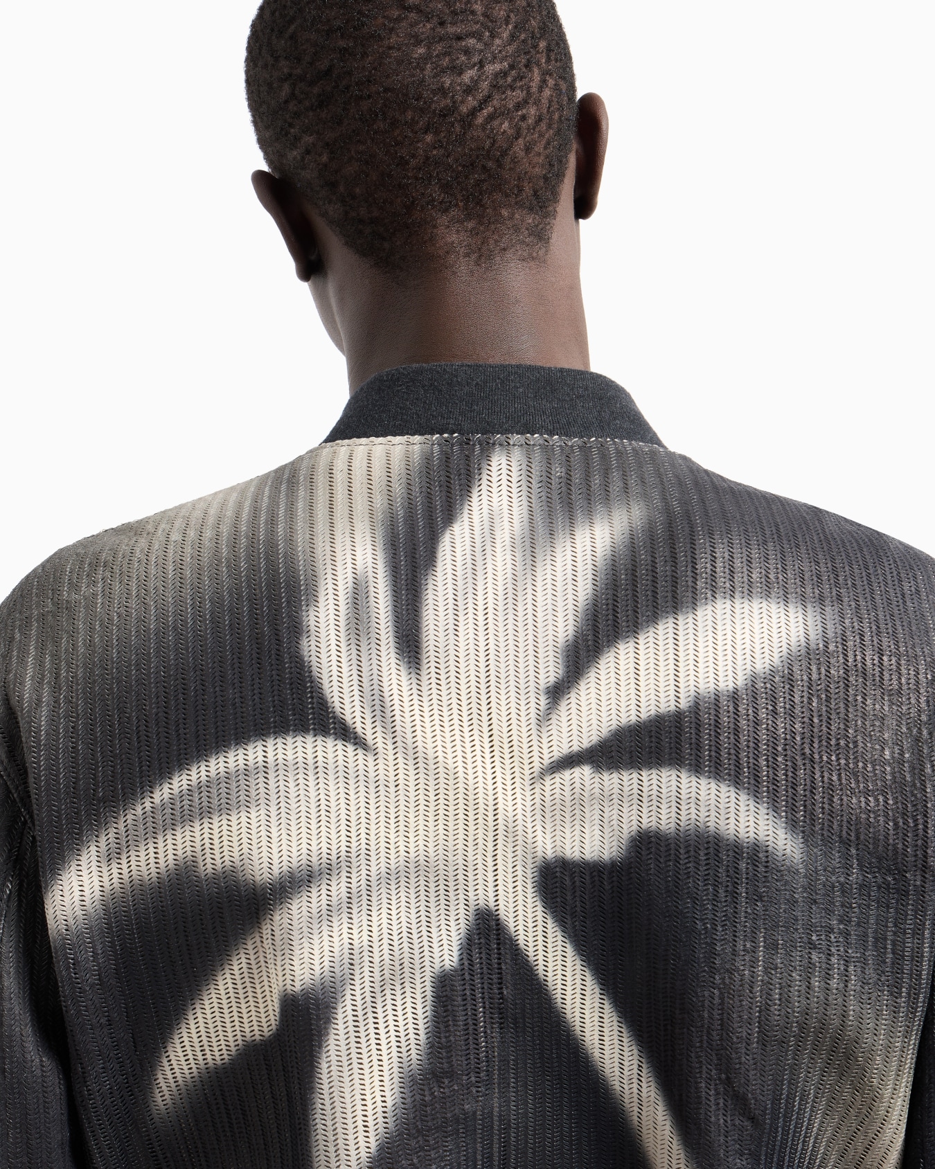 Blouson aus perforiertem und bedrucktem Nappaleder Folie 6