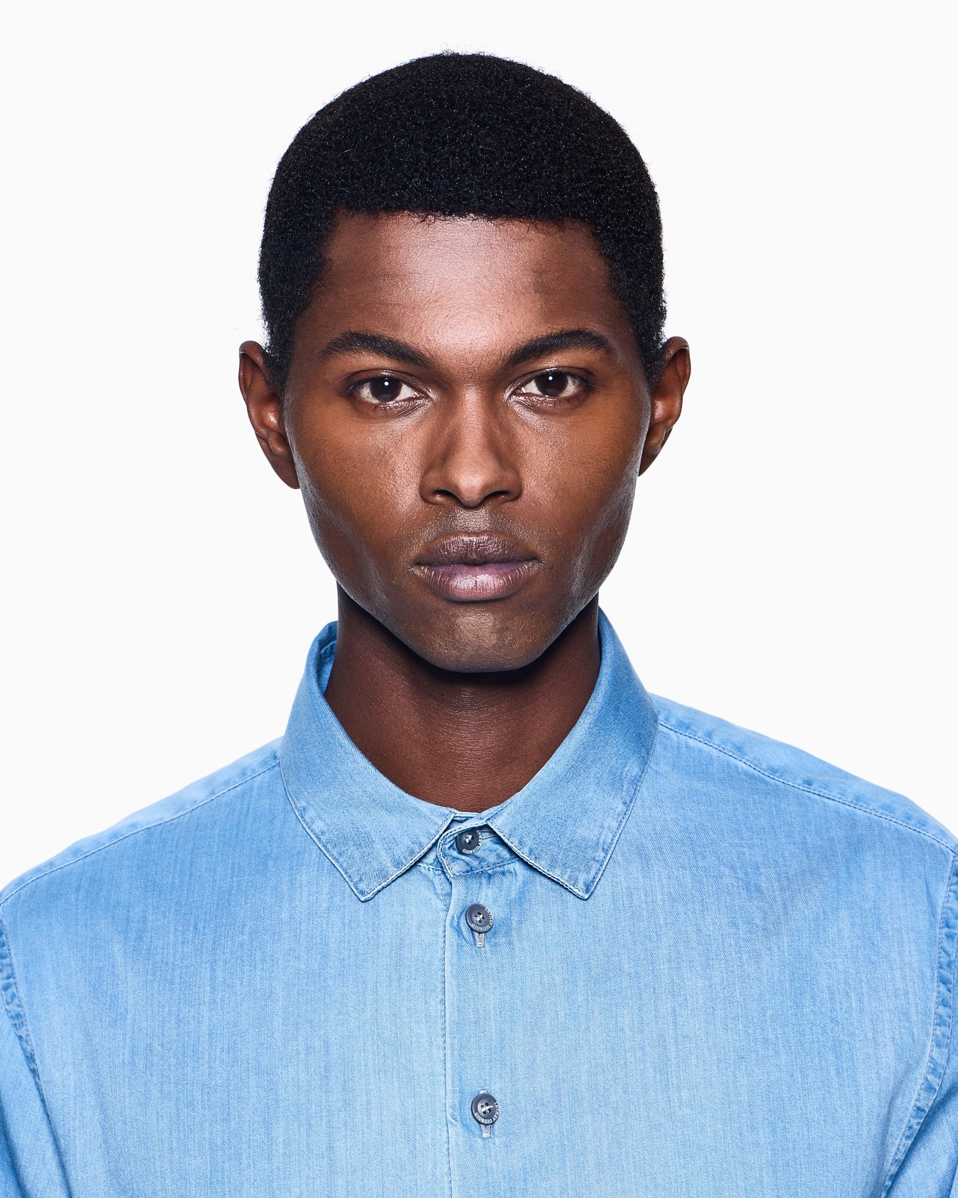 Chemise coupe classique en denim de coton Diapositive 4
