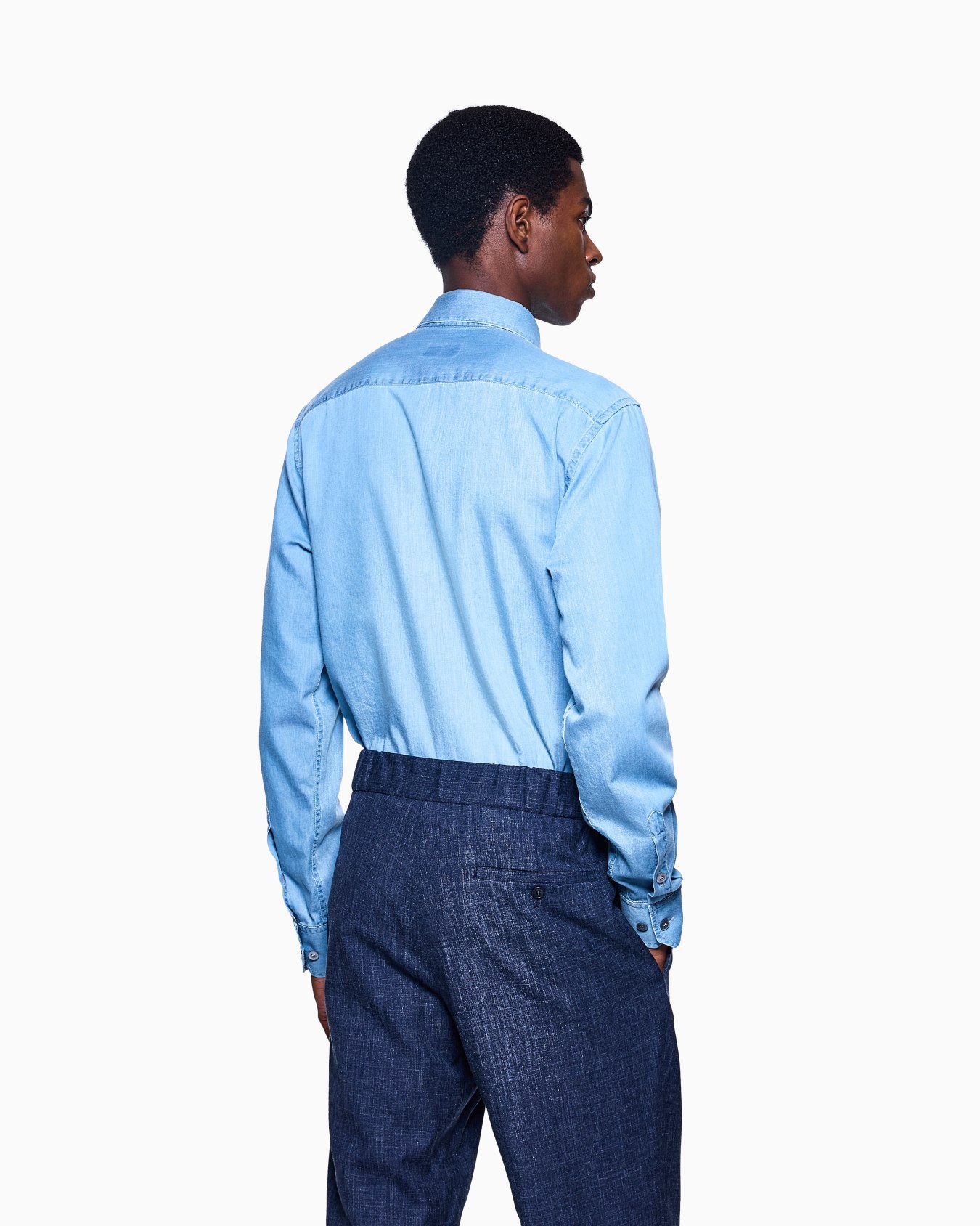 Chemise coupe classique en denim de coton Diapositive 2