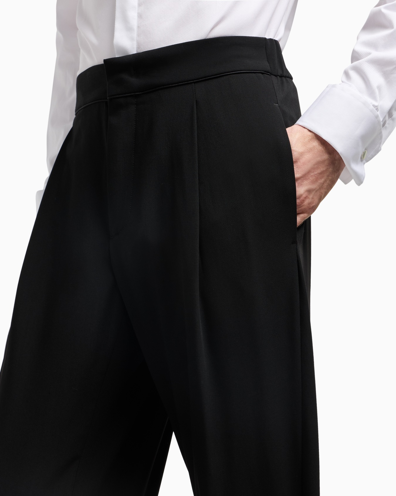 Pantalones con una pinza en crepé de pura lana virgen Diapositiva 4