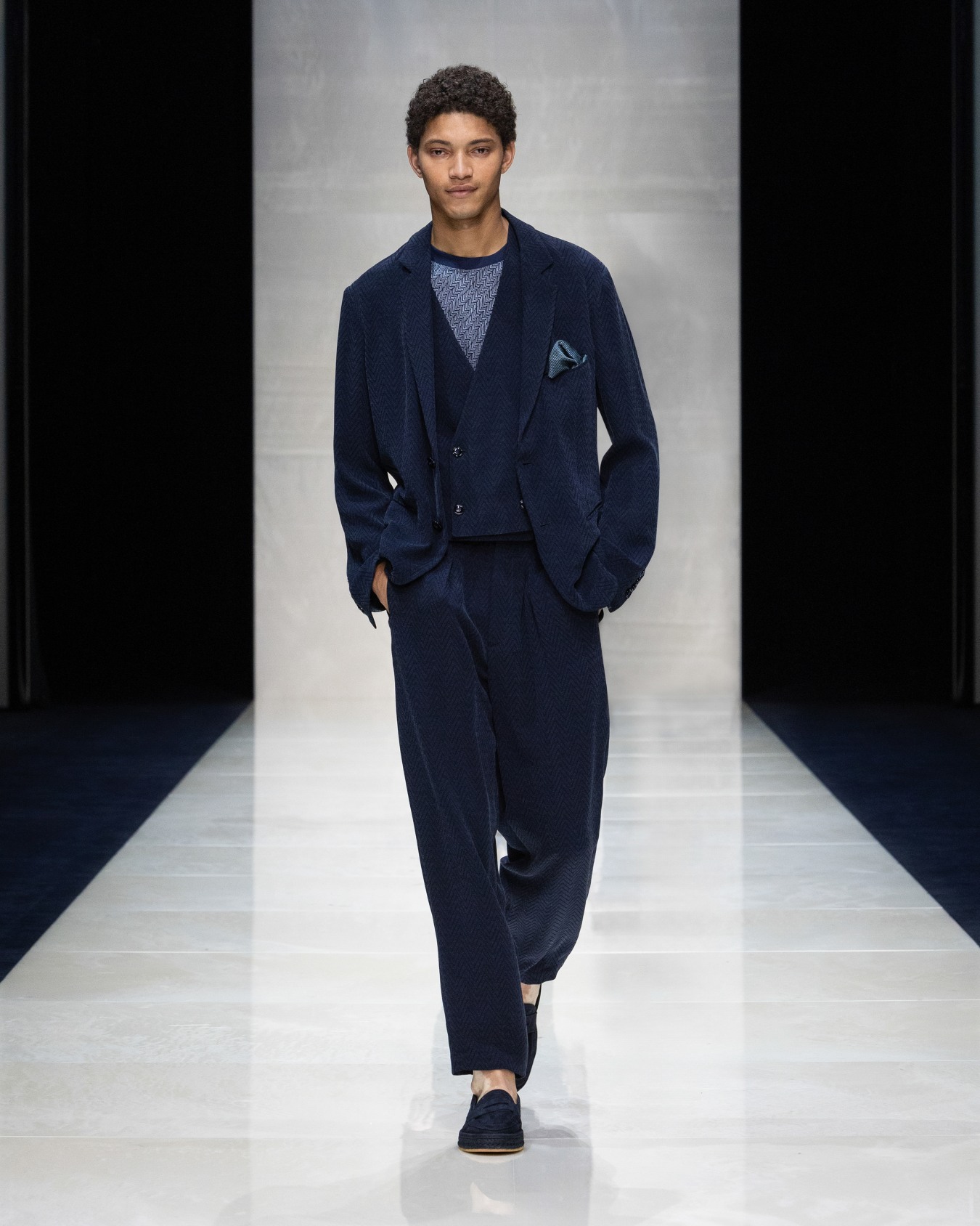 Veste à simple boutonnage en cupro et viscose chevron Diapositive 7
