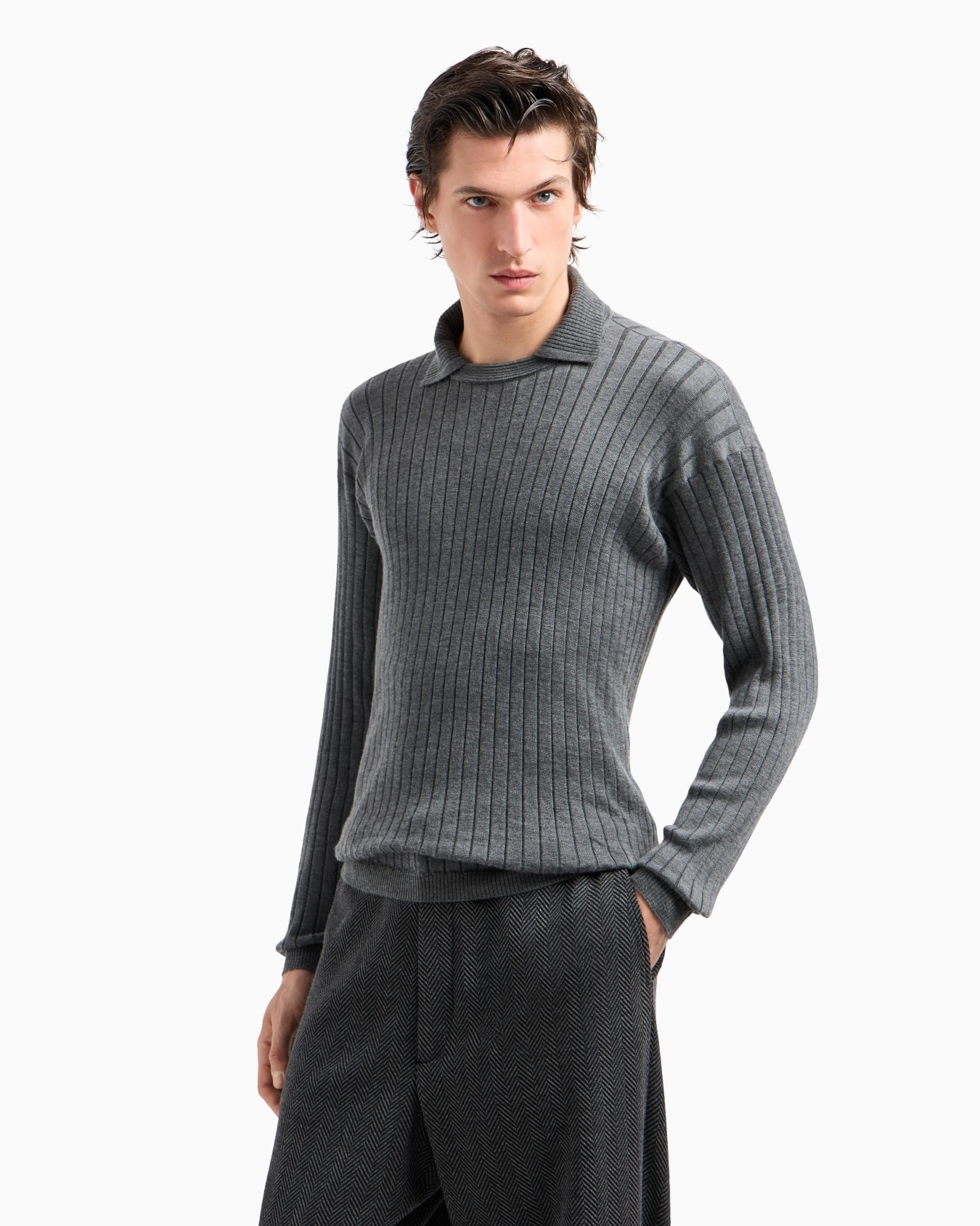 Ribbed cashmere and silk jumper Slide 4