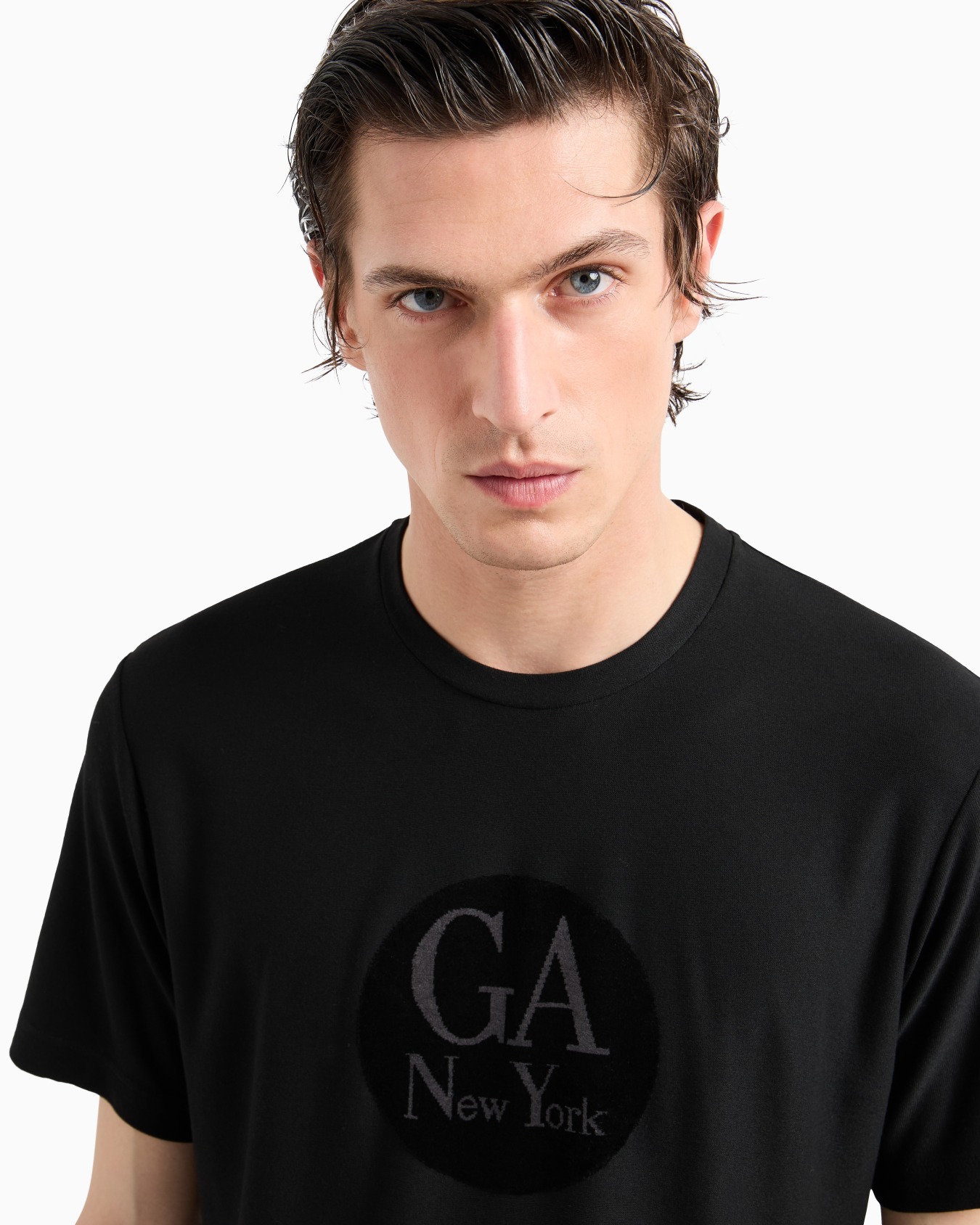 Viscose crew-neck T-shirt with a velvet insert Slide 4