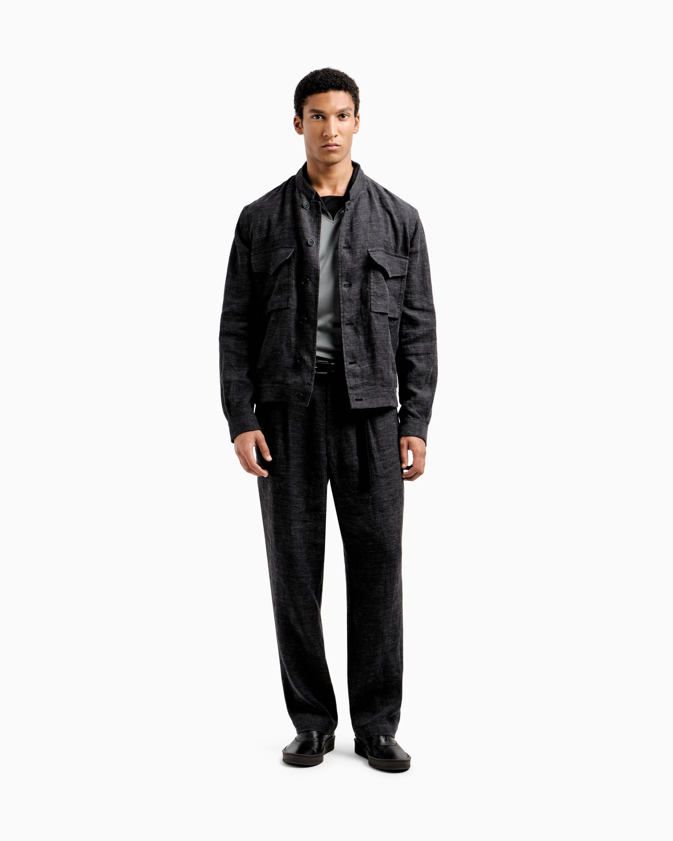 Single-pleat, faded linen twill trousers Slide 2