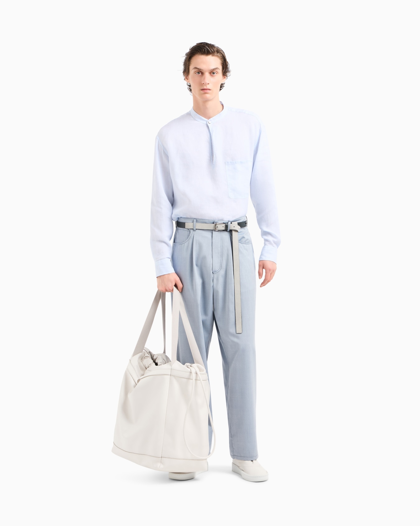 Single-pleat, silk canvas trousers Slide 2