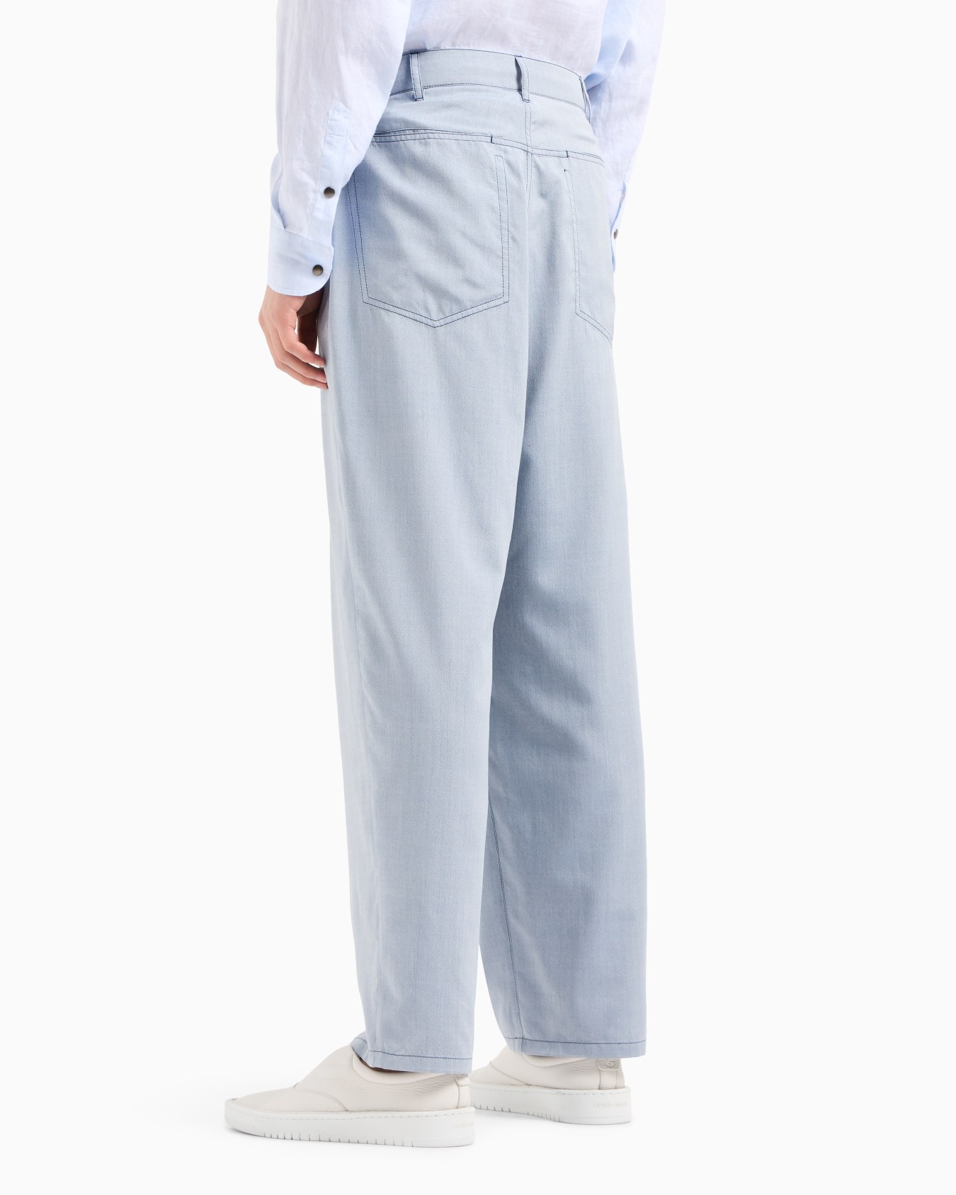 Single-pleat, silk canvas trousers Slide 3