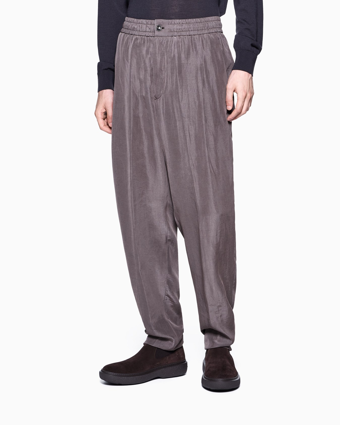 Flat-front trousers in faded Lyocell canvas Slide 3