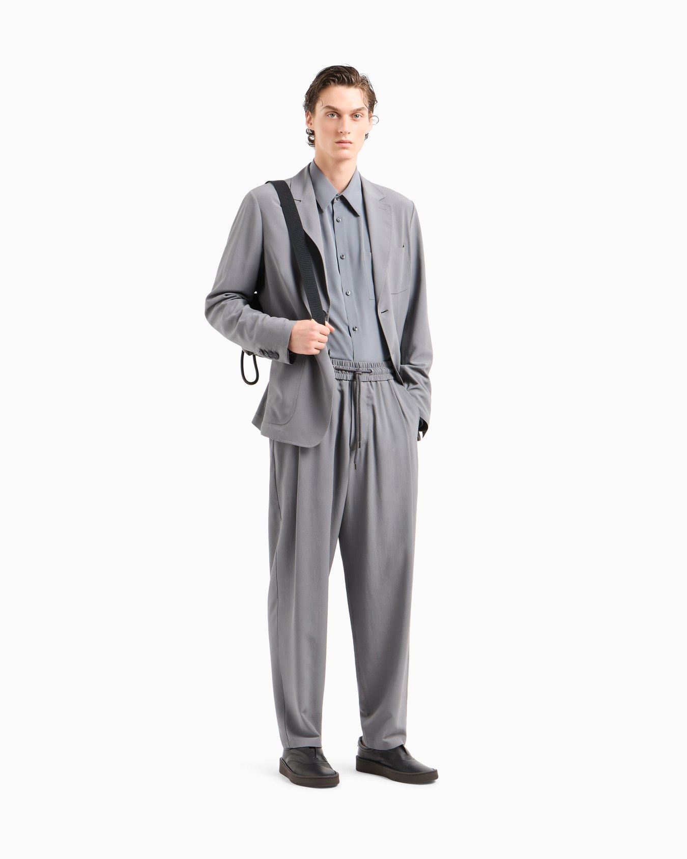 Silk crêpe flat-front trousers Slide 2