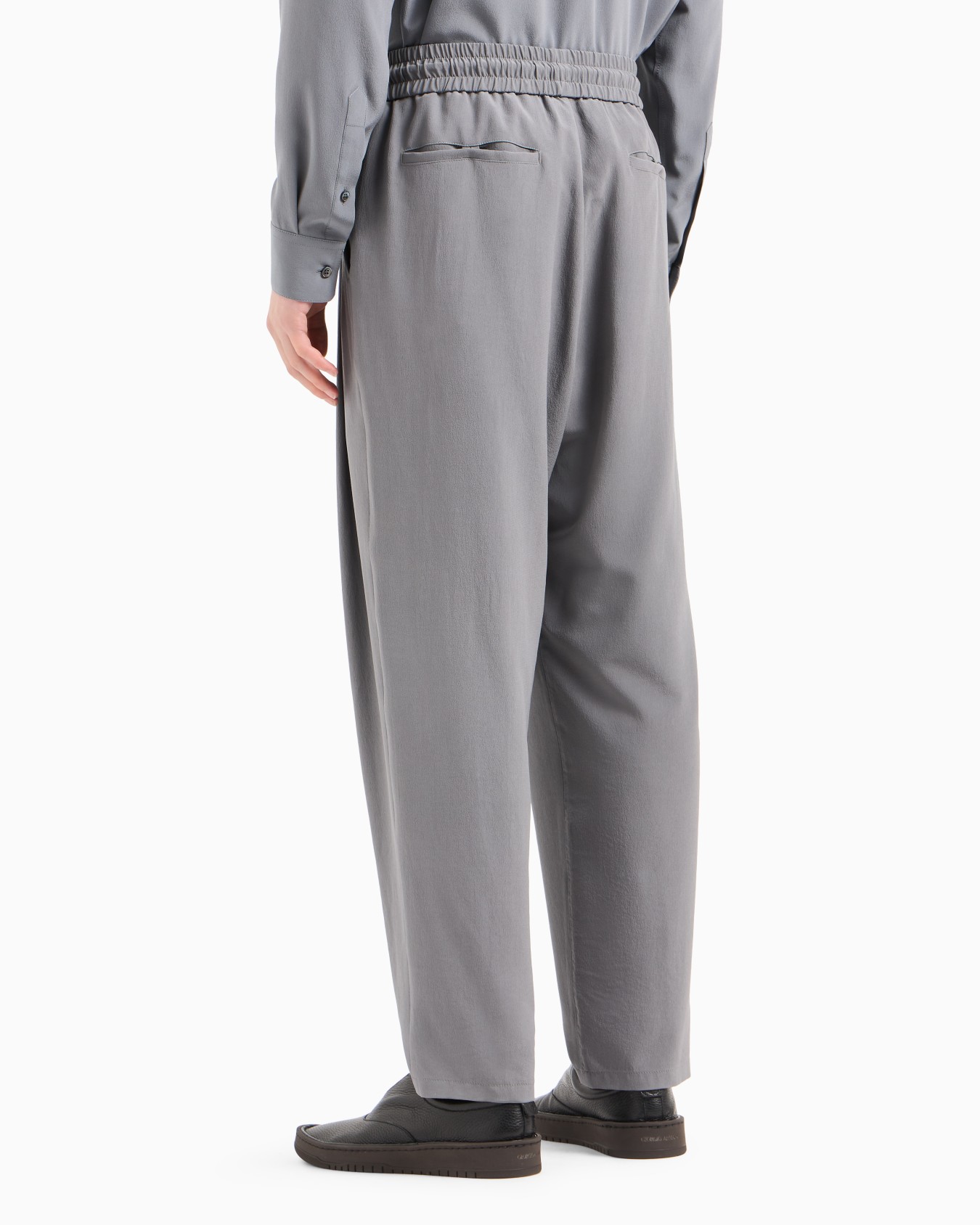 Silk crêpe flat-front trousers Slide 3