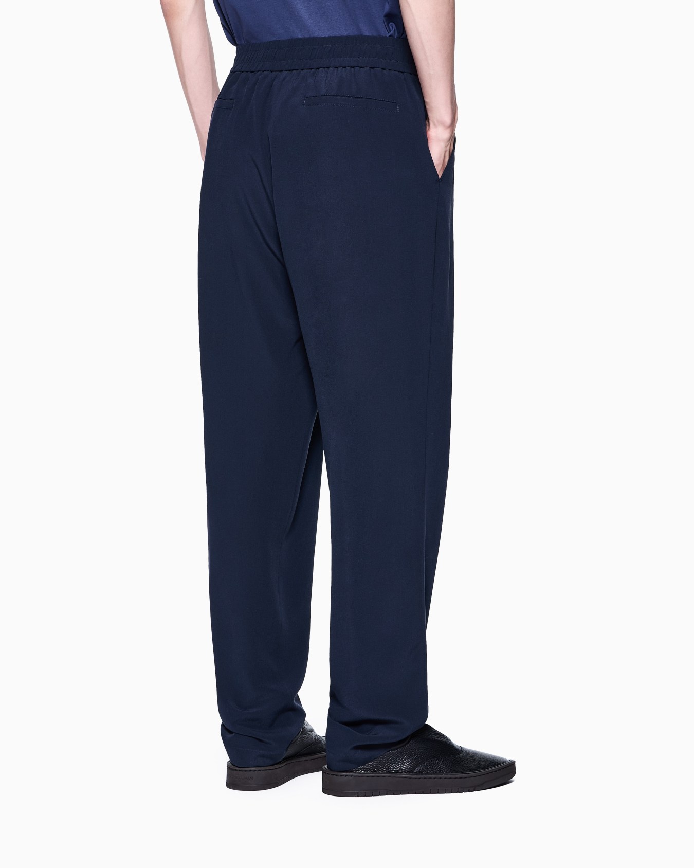 Silk crêpe flat-front trousers Slide 2