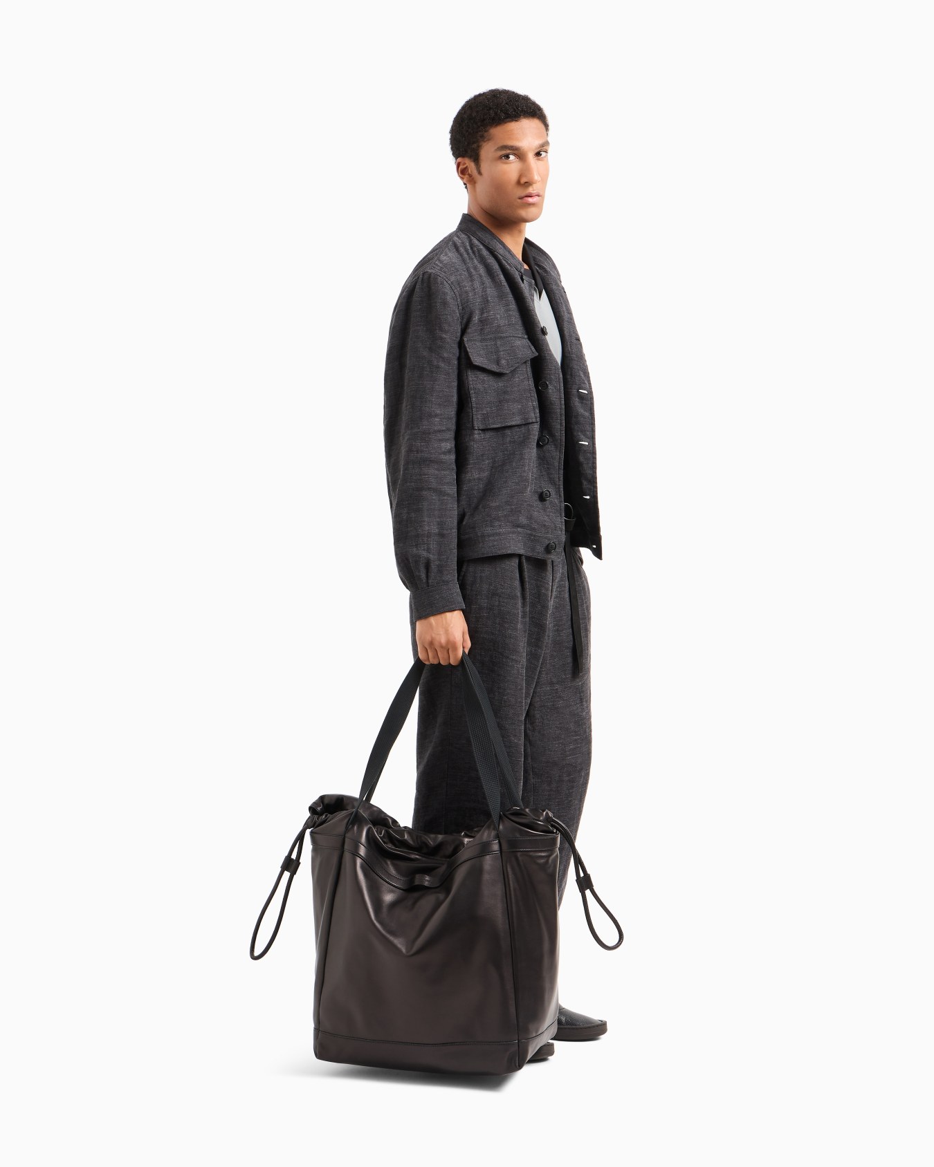 ショッパー ナッパレザー ショルダーストラップ付き スライドする 6