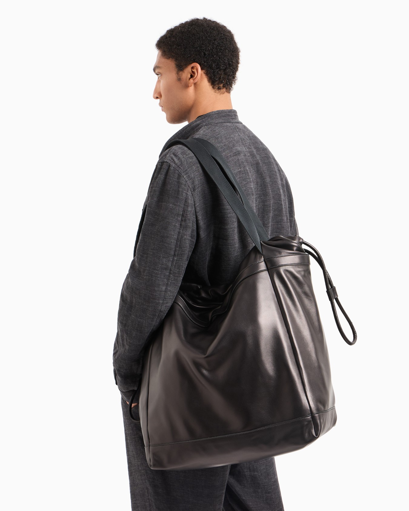 ショッパー ナッパレザー ショルダーストラップ付き スライドする 7