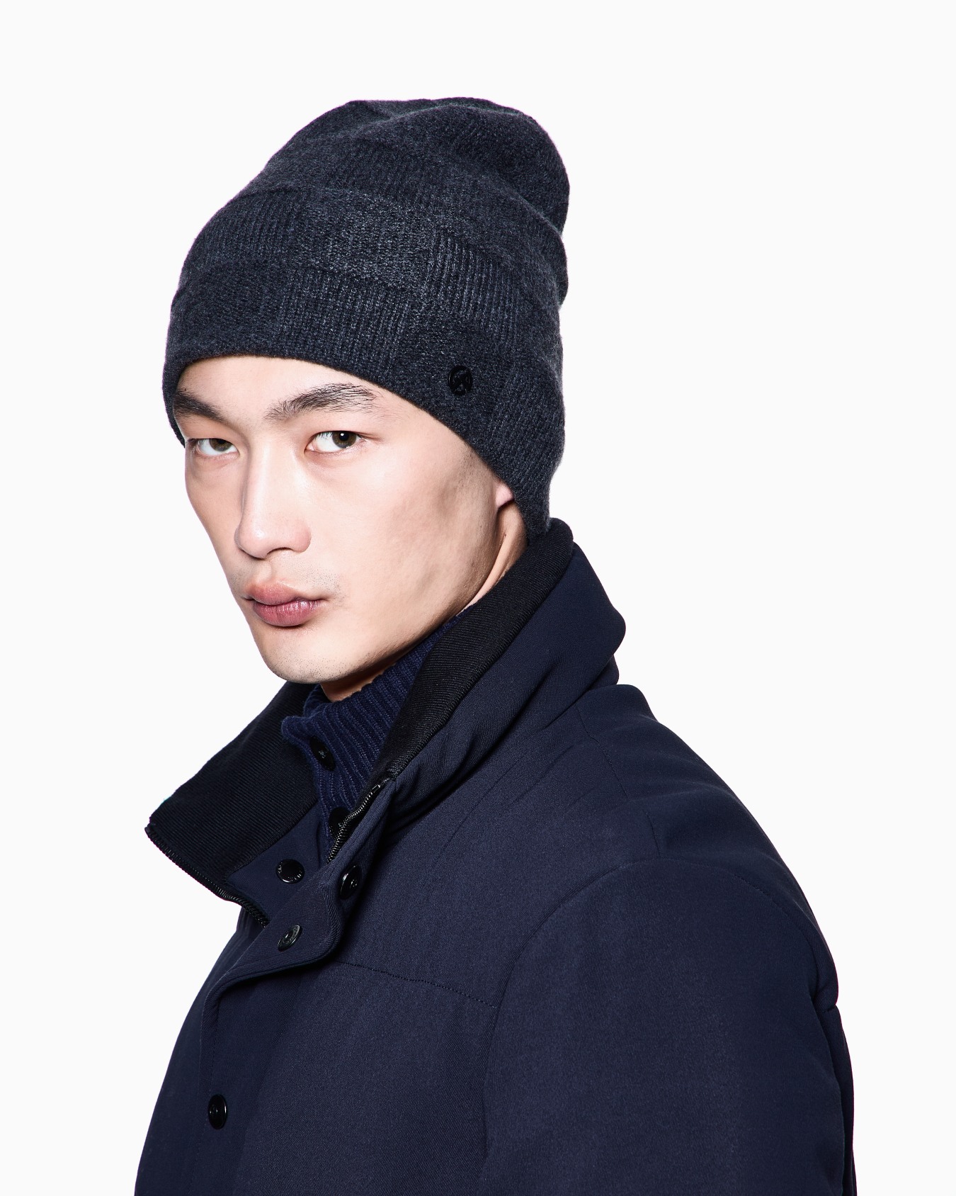 Beanie in cashmere  Slide 2