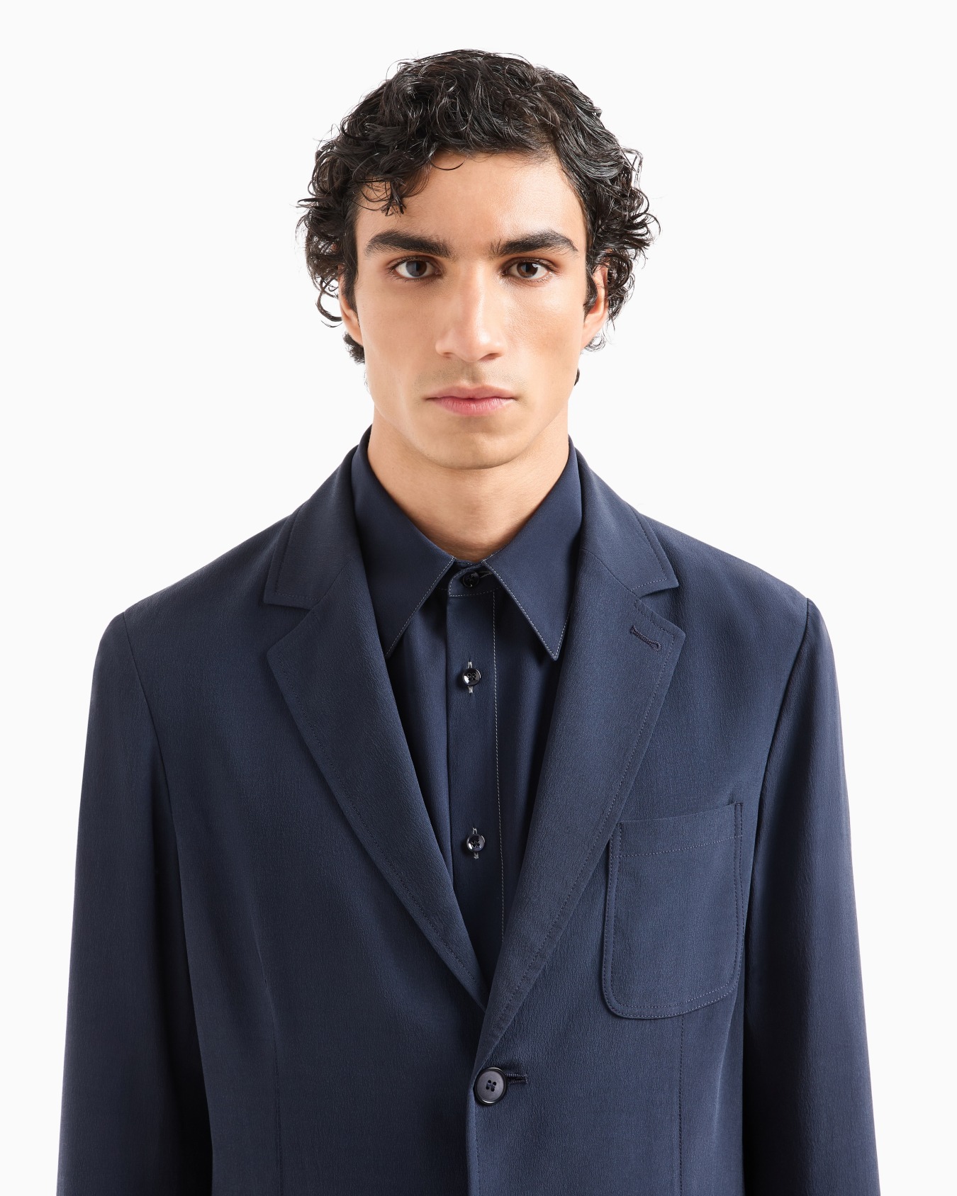 Silk crêpe single-breasted jacket Slide 5