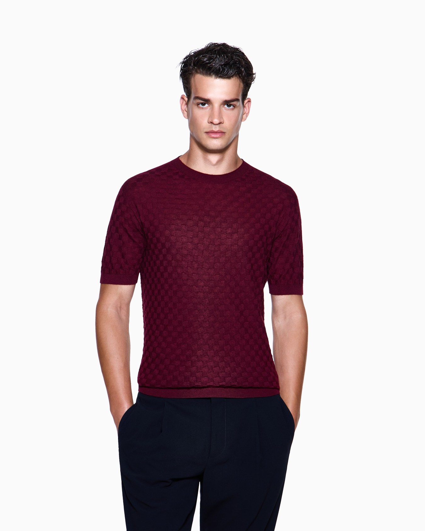 Short-sleeved crew-neck jumper in cashmere and silk Slide 3
