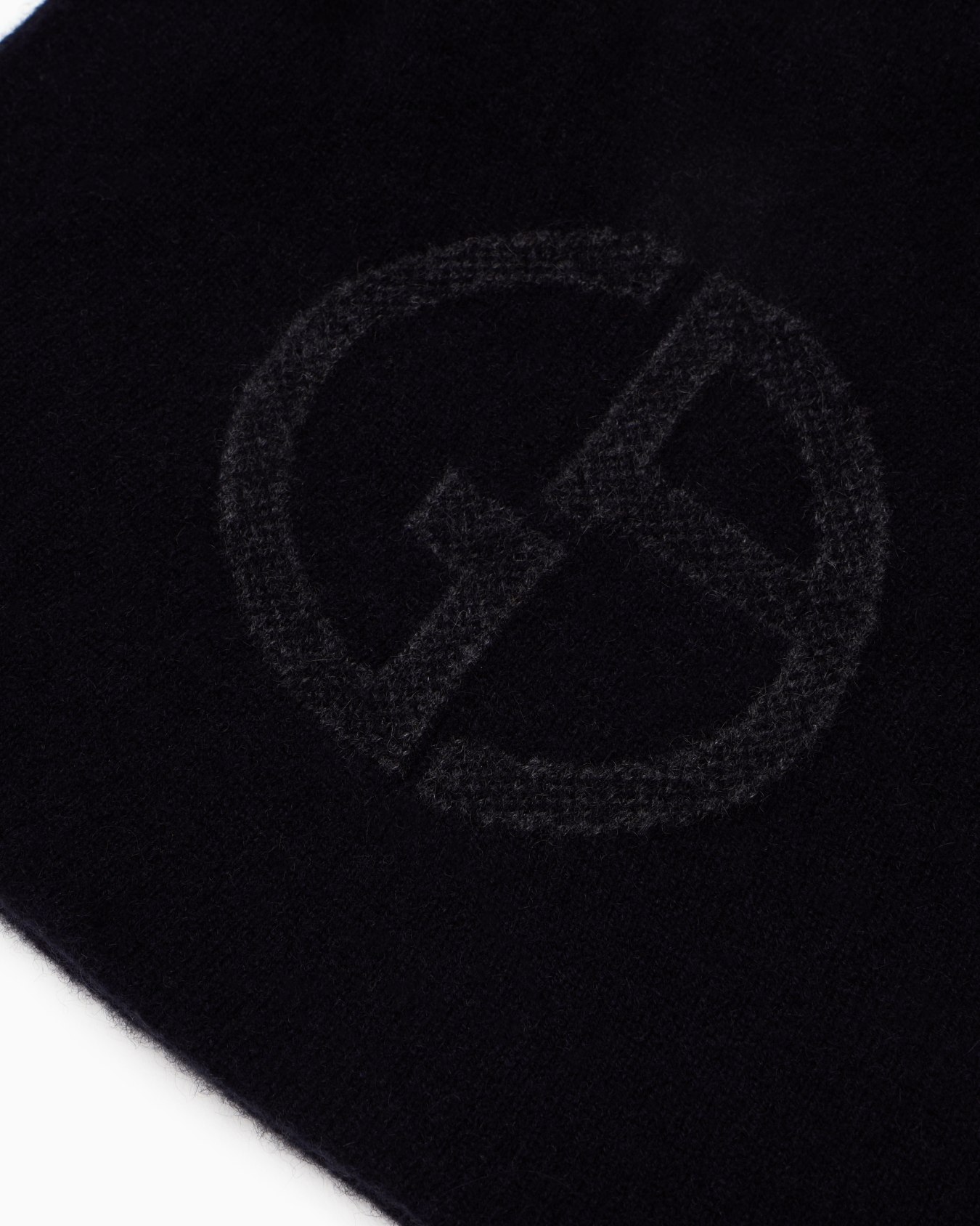 Gorro de cachemir con logotipo GA en intarsia Diapositiva 2