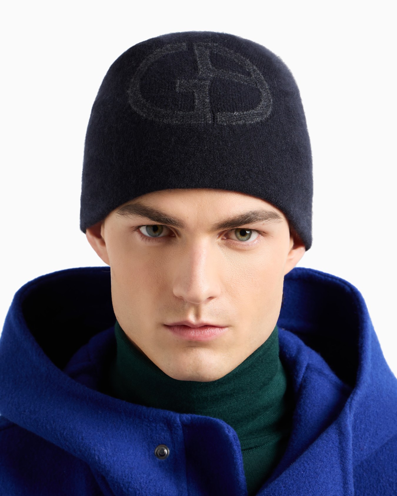Gorro de cachemir con logotipo GA en intarsia Diapositiva 3