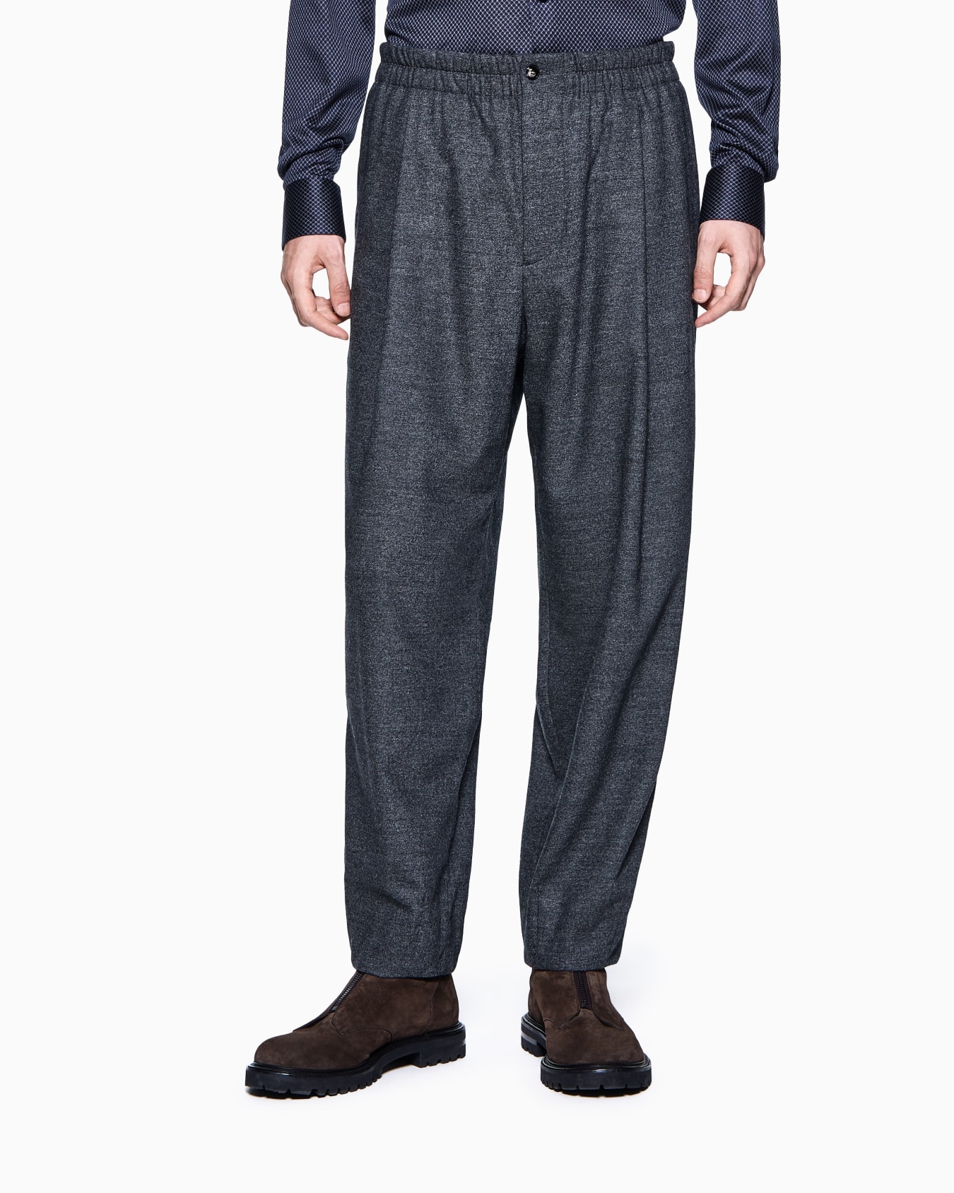 Pantaloni a una pince in lana vergine effetto denim Slide 3