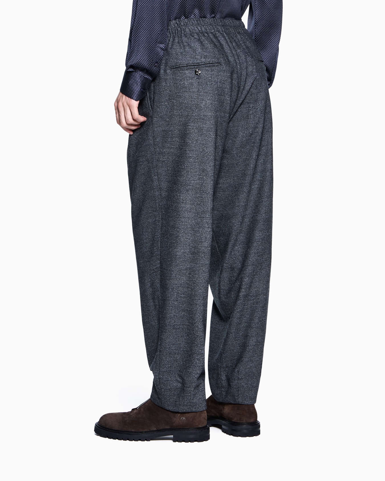 Pantaloni a una pince in lana vergine effetto denim Slide 2