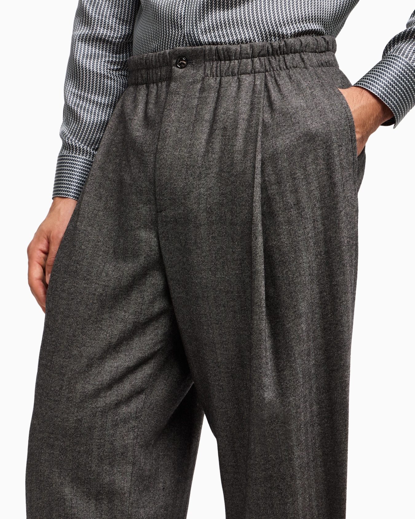 Chevron virgin-wool and cashmere single-pleat trousers Slide 5