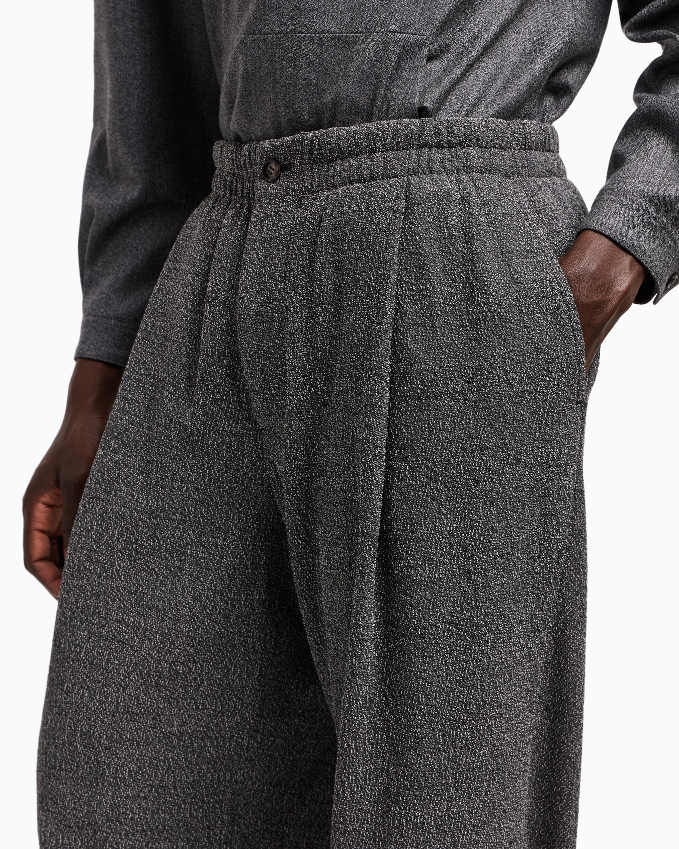 One-pleat trousers in a silk and cotton blend with a stippled motif Slide 4