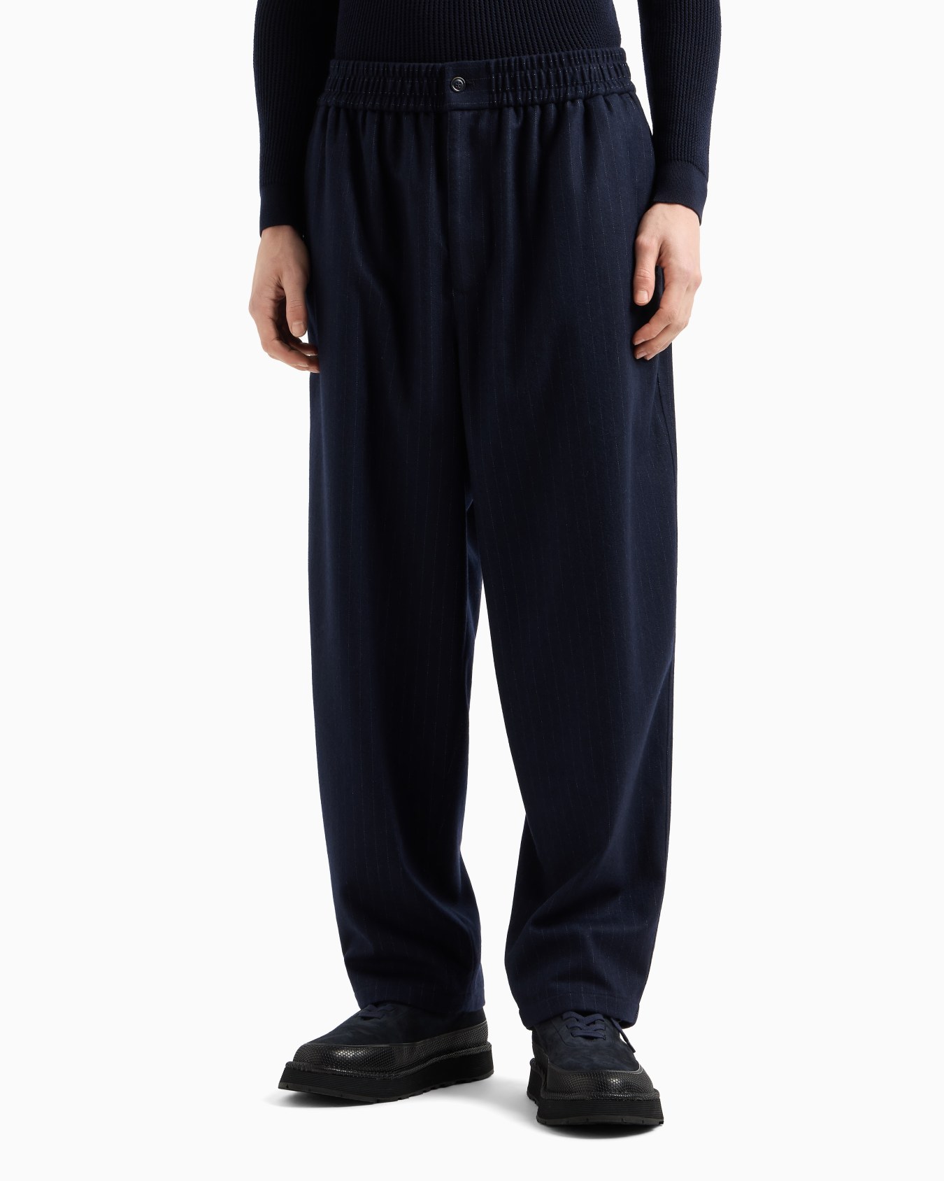 Wool and cashmere cloth flat-front trousers Slide 4
