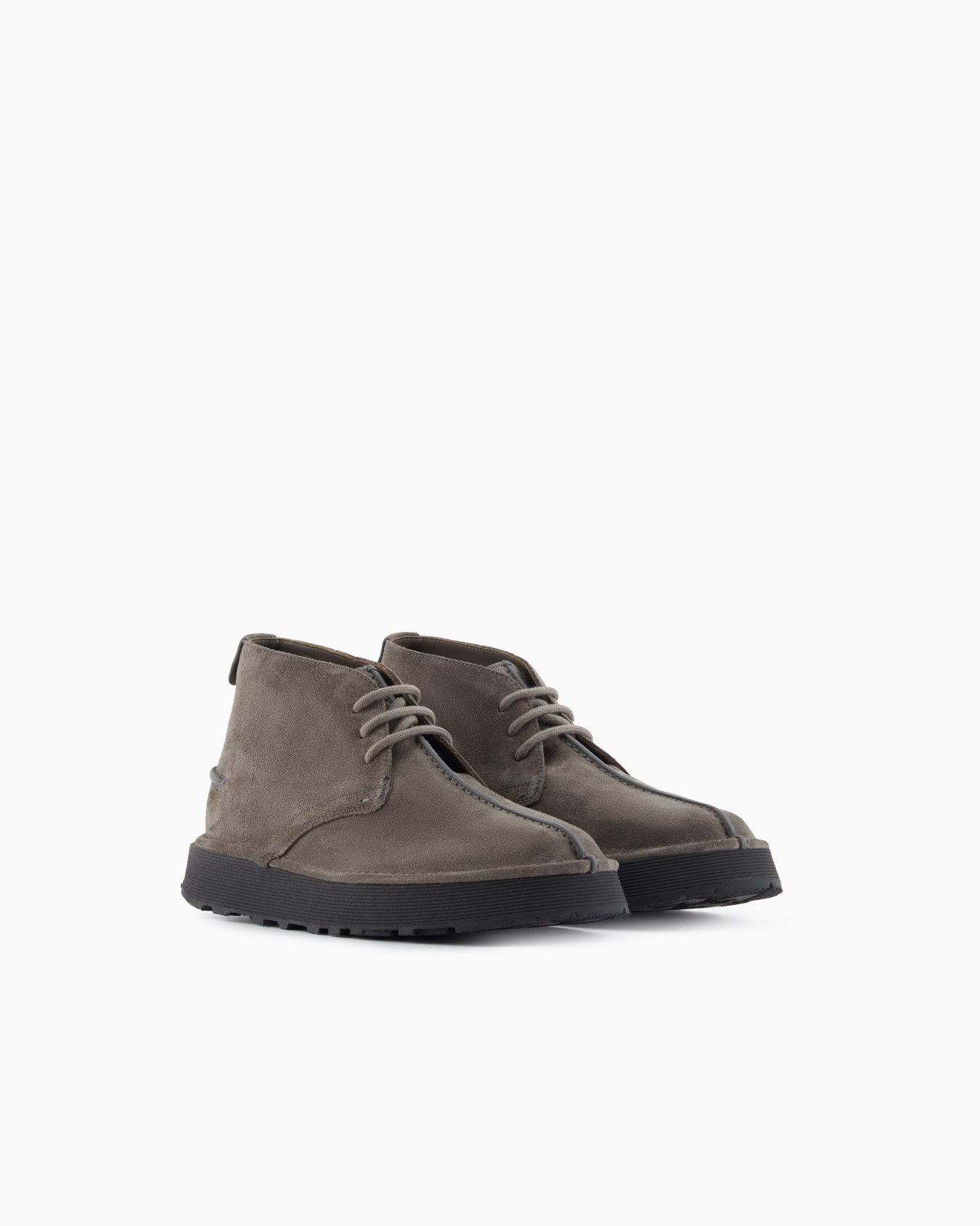 Suede chukka boots Slide 1