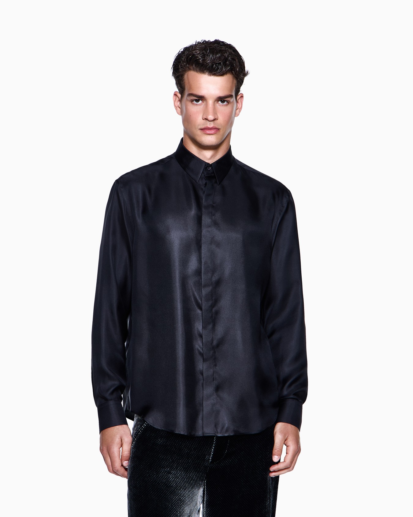 Chemise coupe classique en sergé de soie Diapositive 3