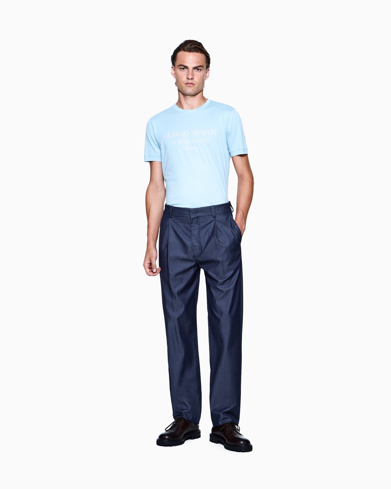 Pantalones con una pinza, en algodón y seda con efecto denim Diapositiva 1