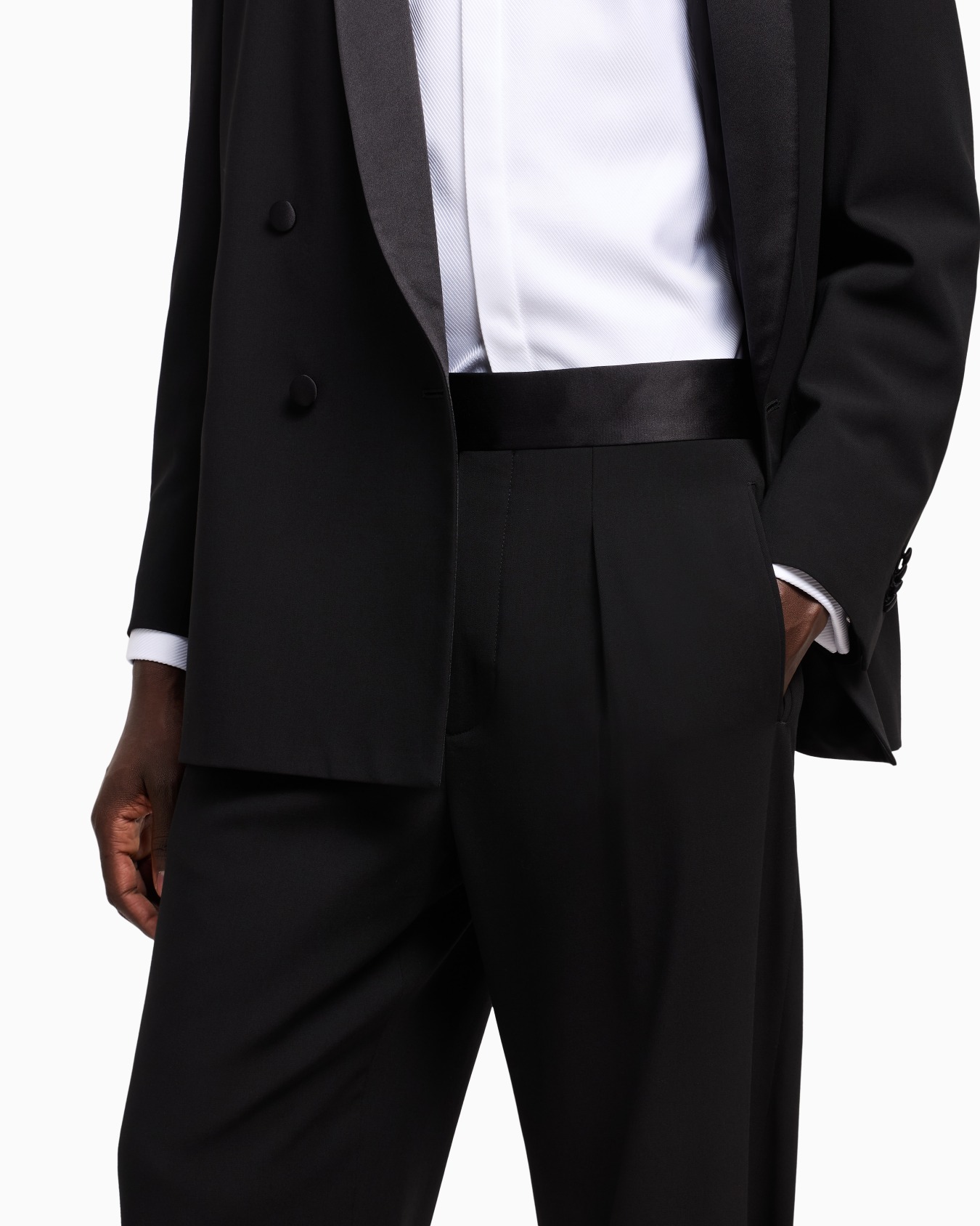 Double-breasted tuxedo in pure virgin wool crêpe Slide 5