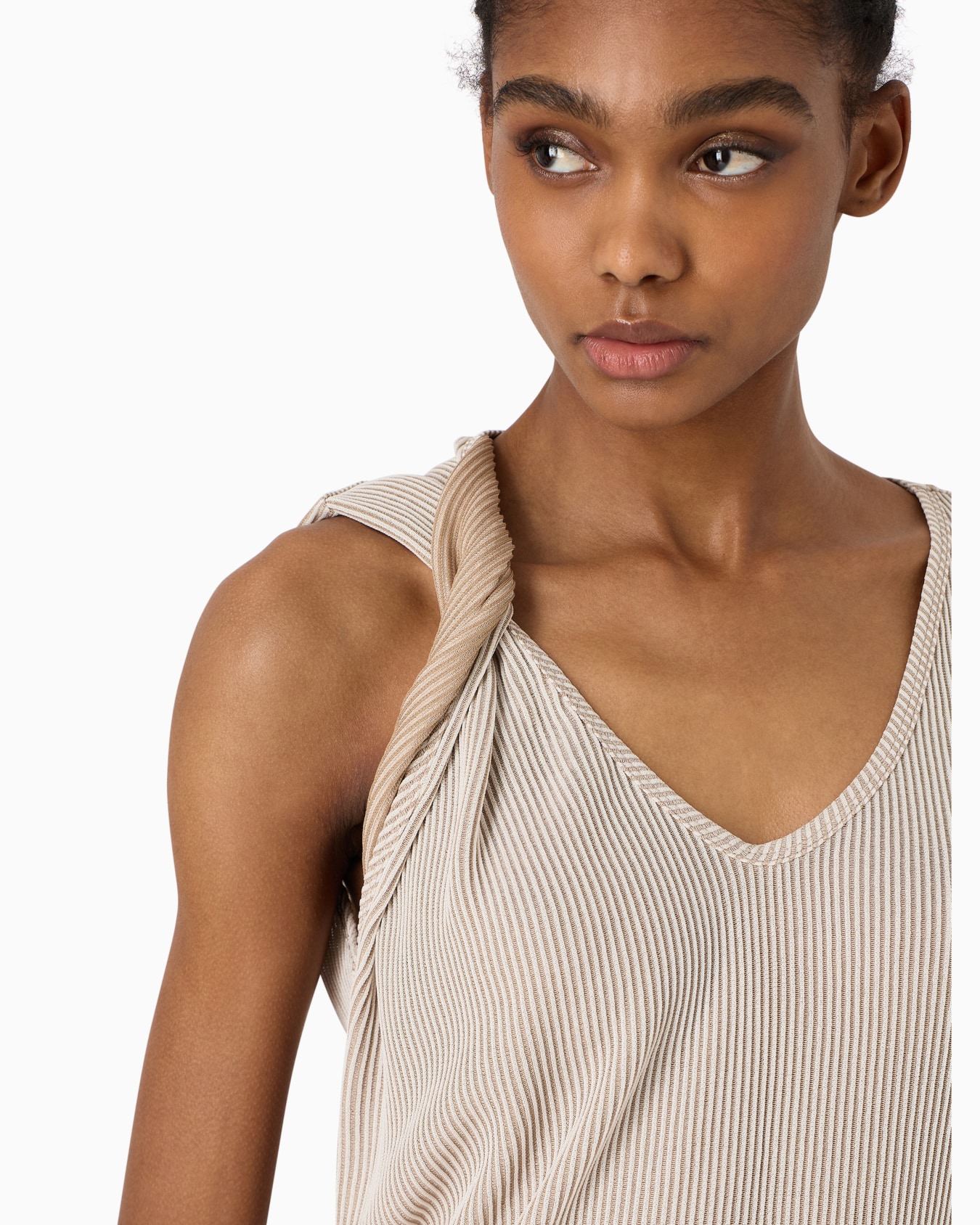 Ribbed viscose crew-neck top Slide 5