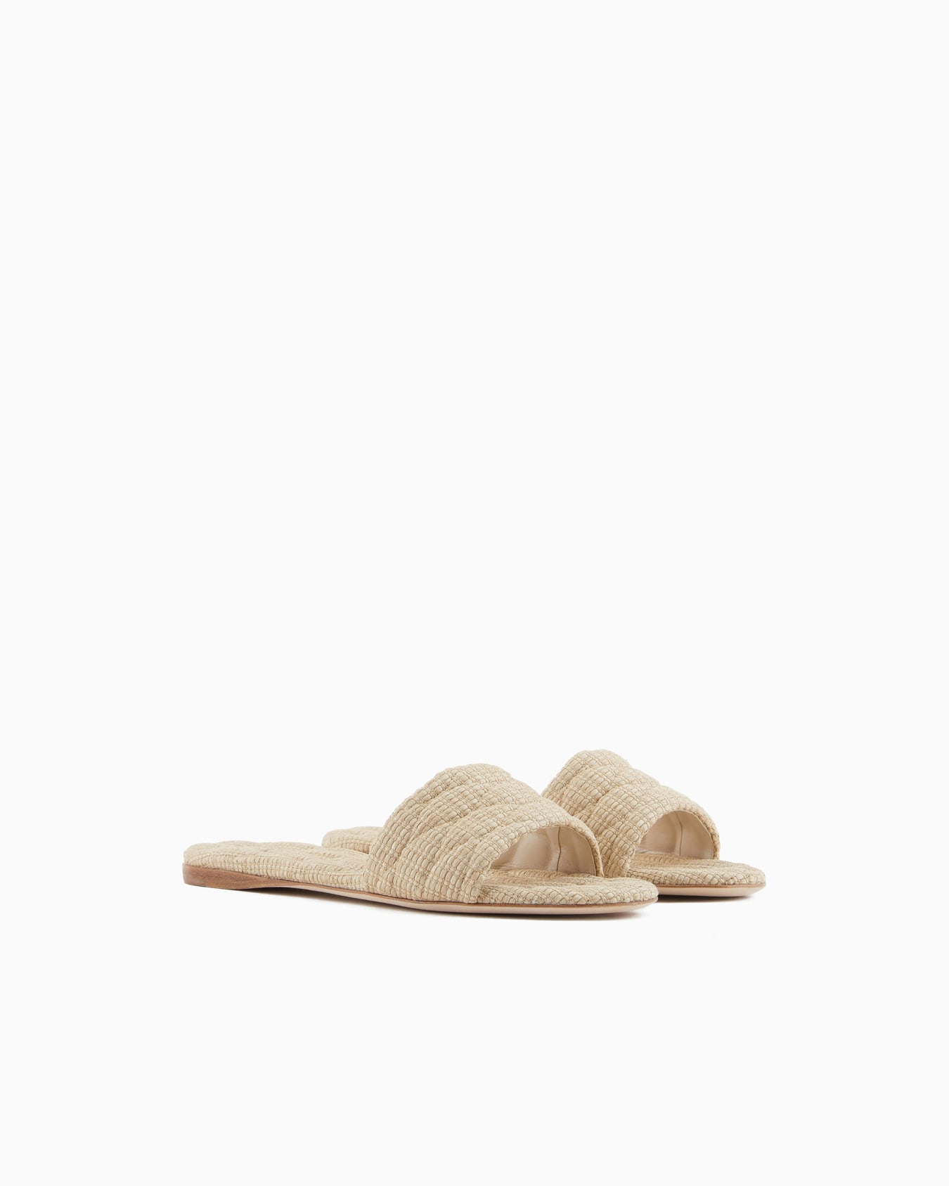 Flache Sandalen aus gestepptem Raffiabast Folie 1