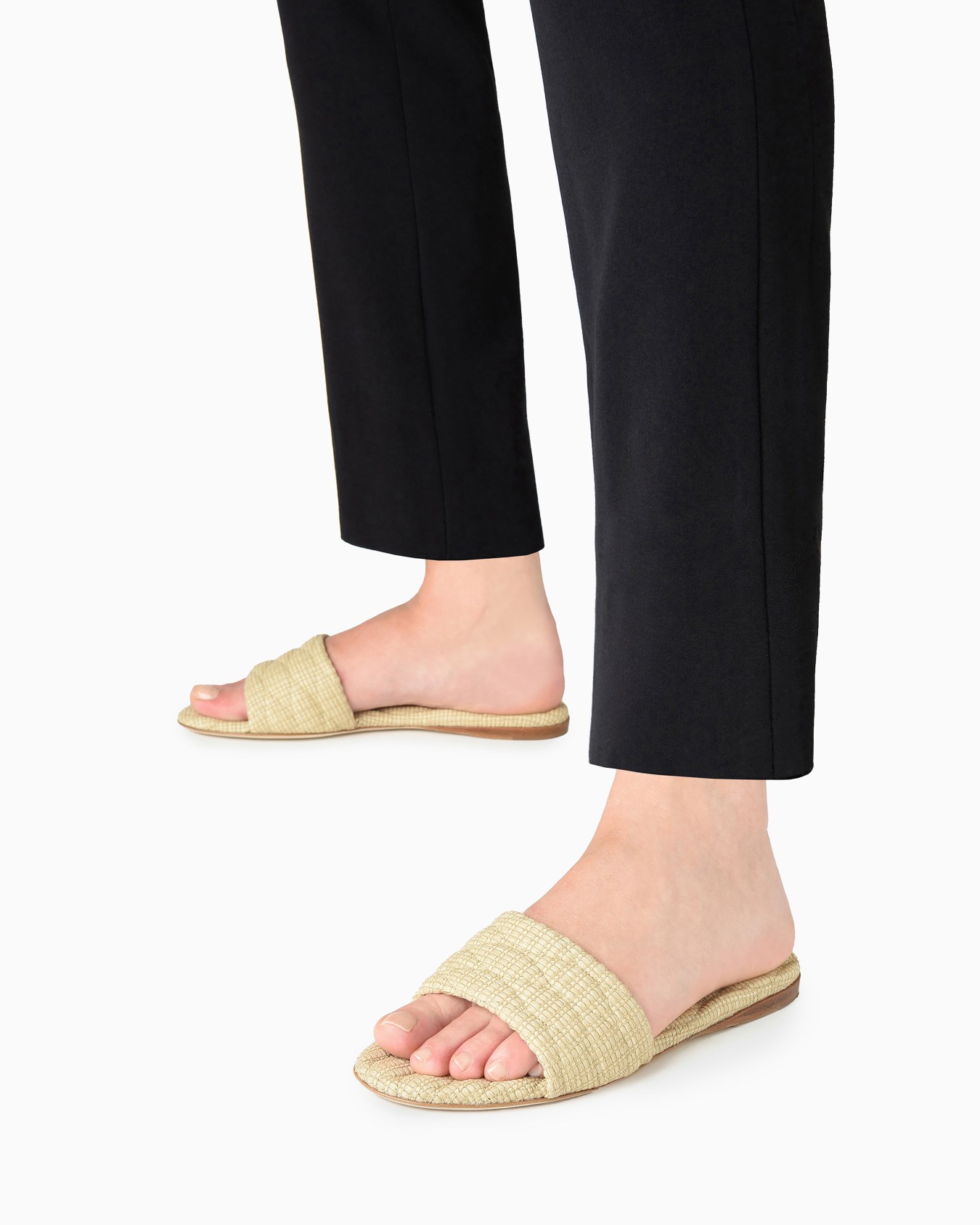 Flache Sandalen aus gestepptem Raffiabast Folie 6