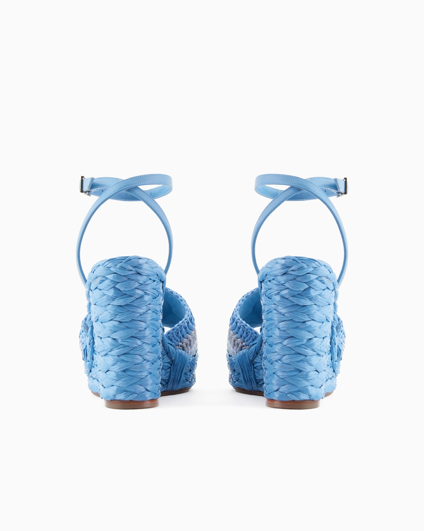 Sandals with a rope wedge with a braided motif Slide 3