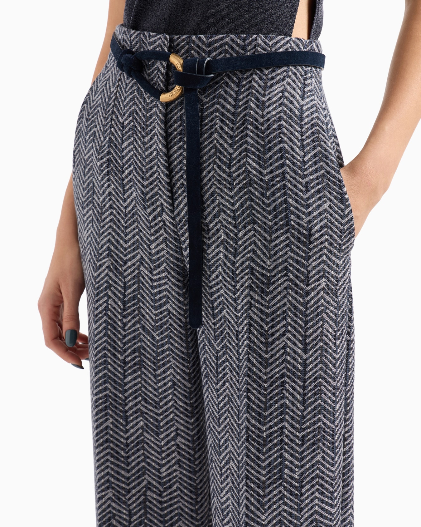 Tuxedo trousers in virgin wool chevron gabardine Slide 5