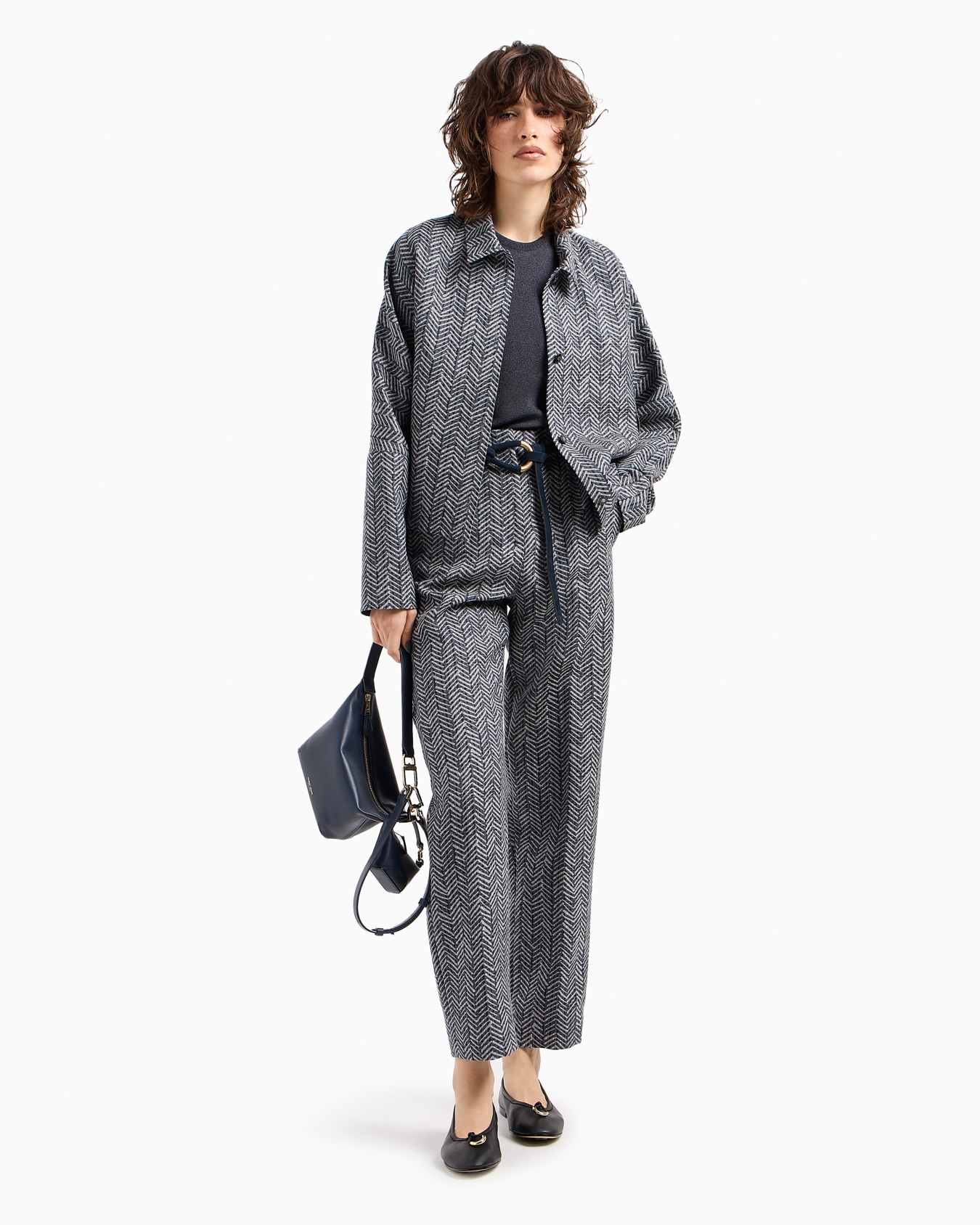 Tuxedo trousers in virgin wool chevron gabardine Slide 4