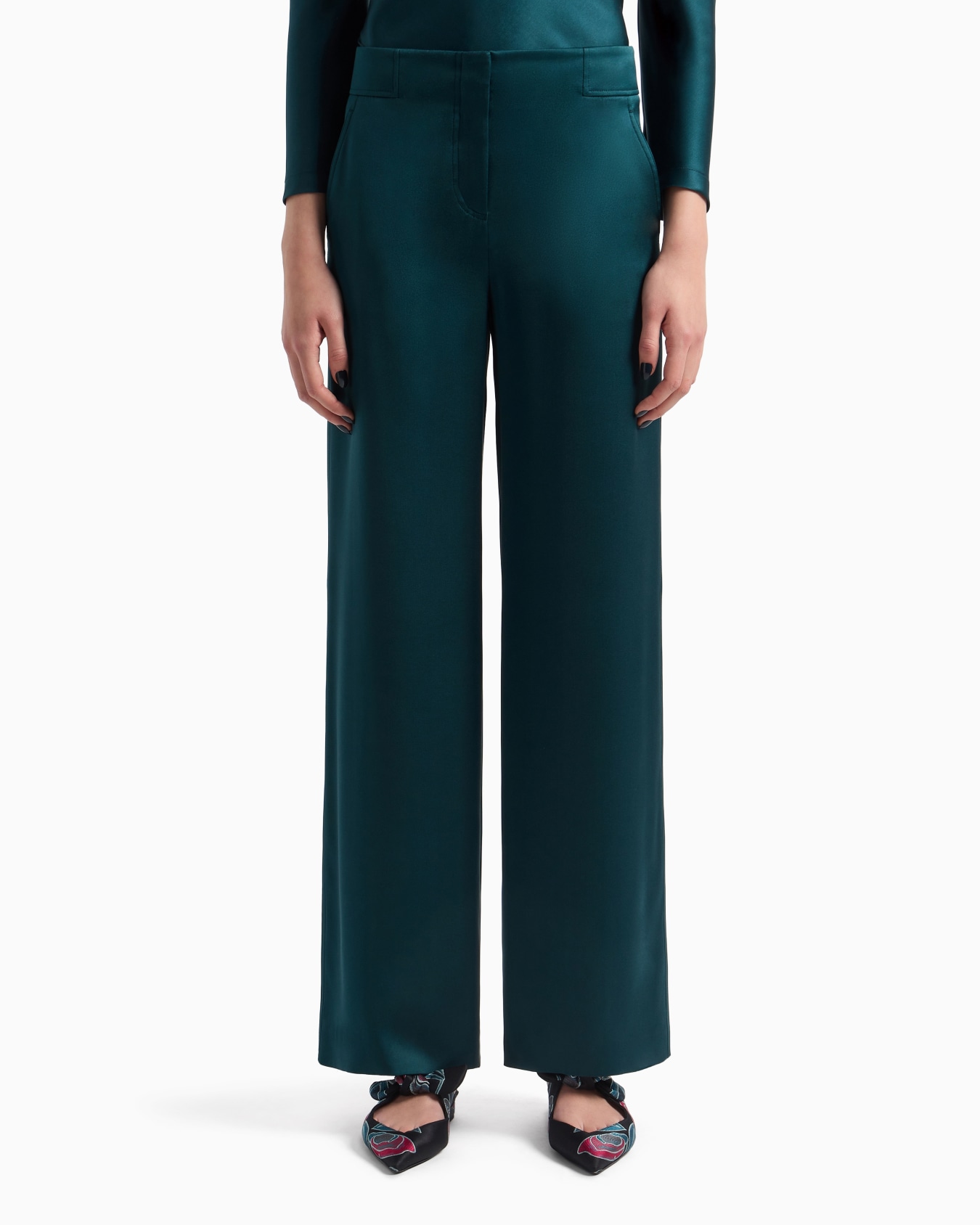 Loose-fitting trousers in double silk-satin Slide 2