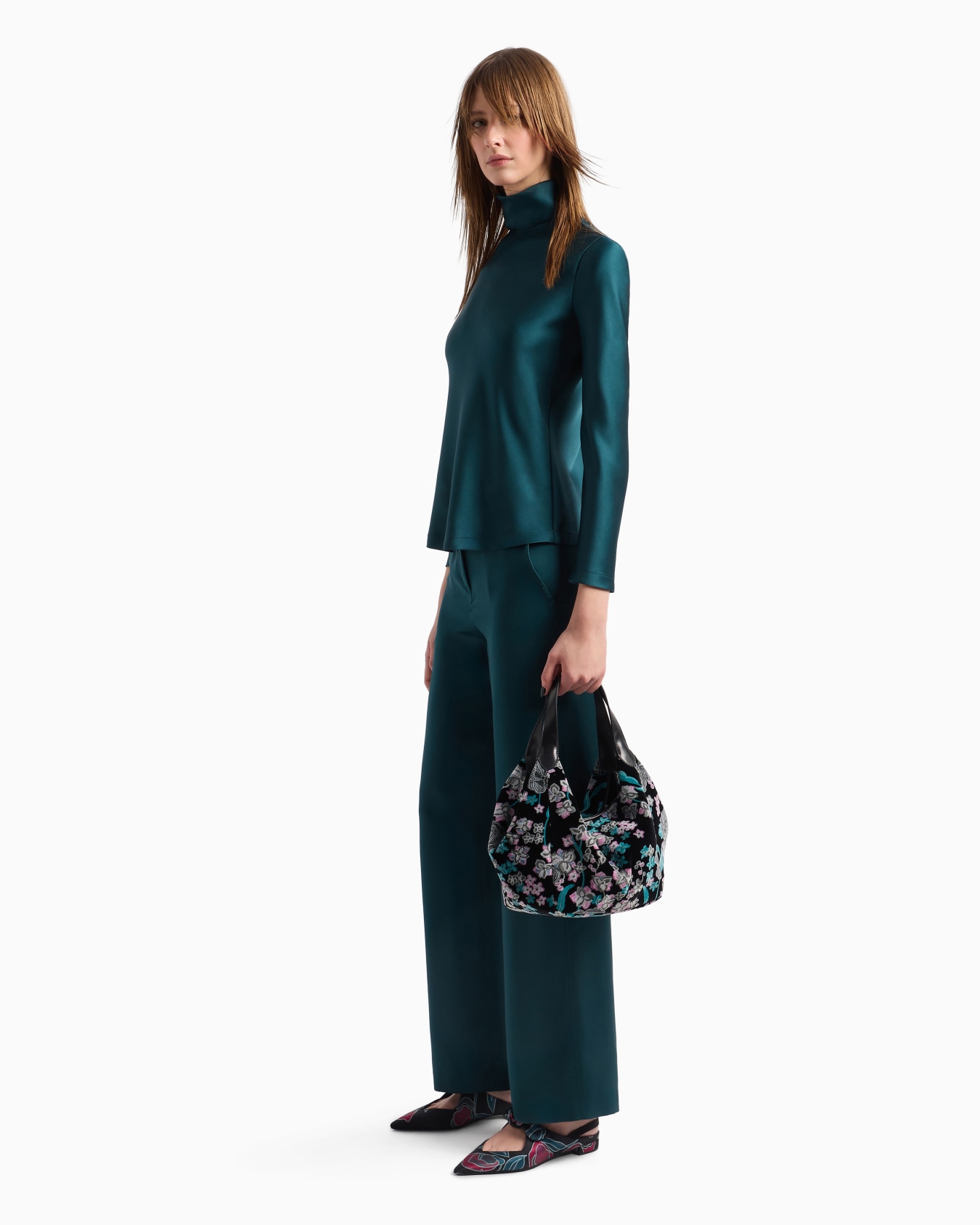 Loose-fitting trousers in double silk-satin Slide 4
