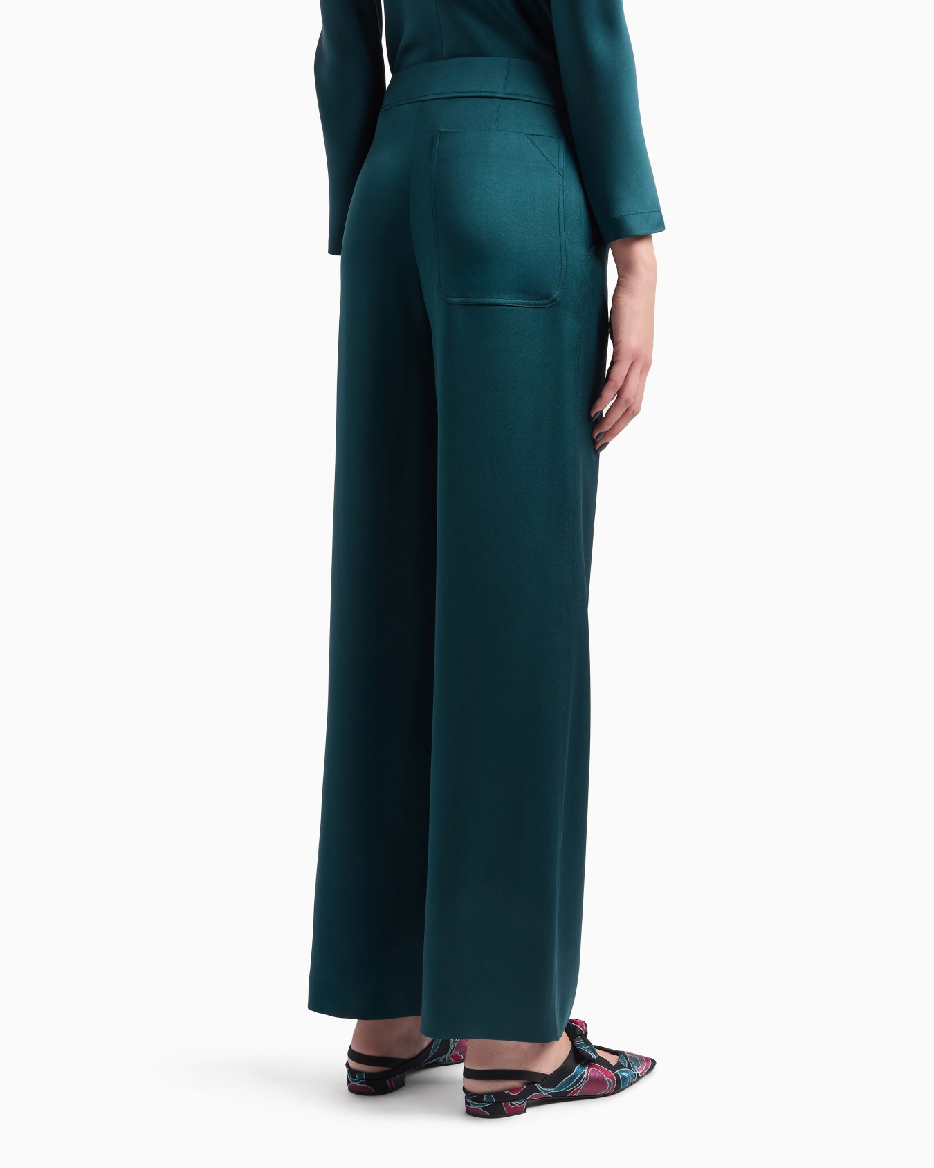 Loose-fitting trousers in double silk-satin Slide 3
