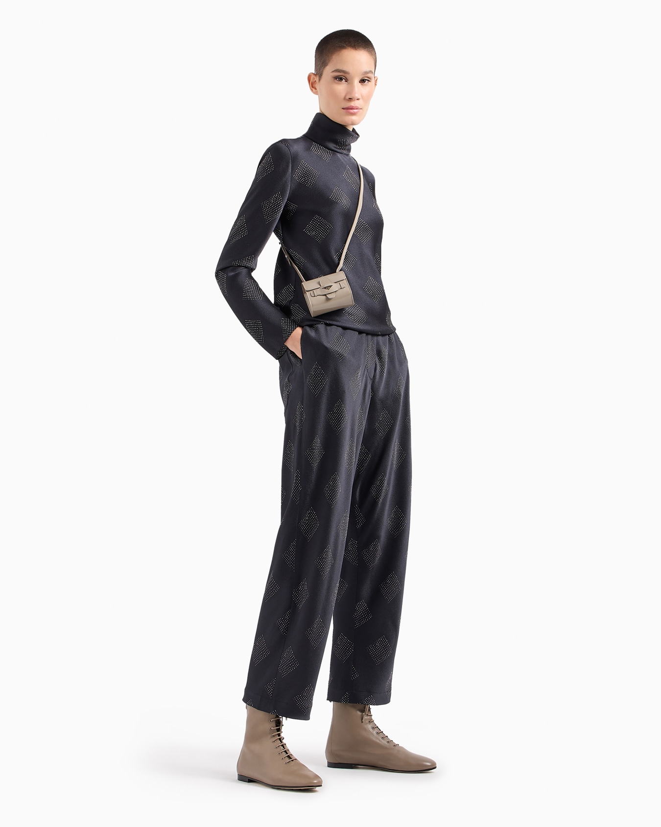Geometric print silk crépon trousers Slide 4