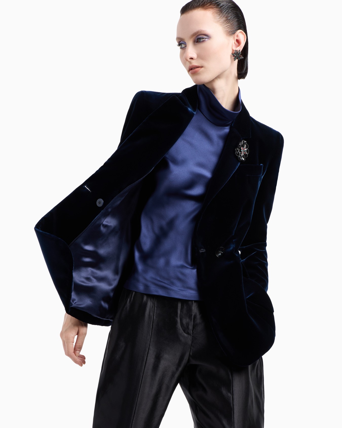 Long-sleeved blouse in silk double satin Slide 5