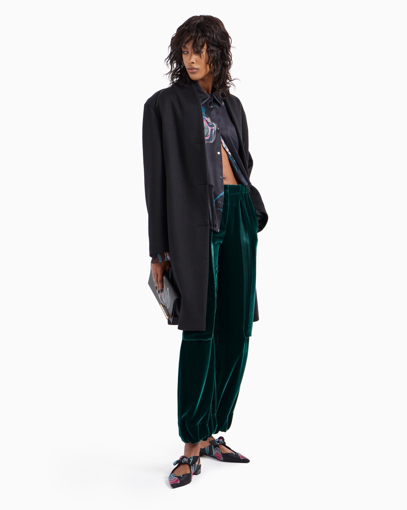 Printed silk shirt with plastron Slide 4