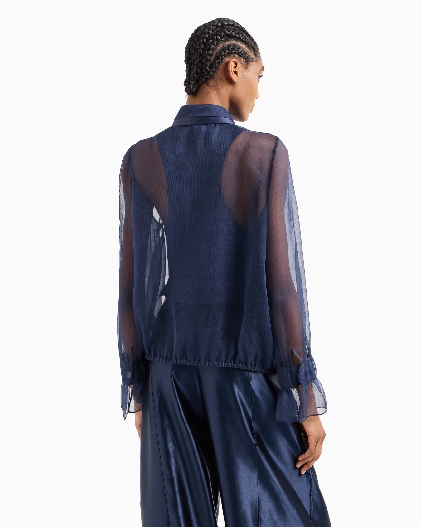 Silk organza shirt with plastron Slide 3