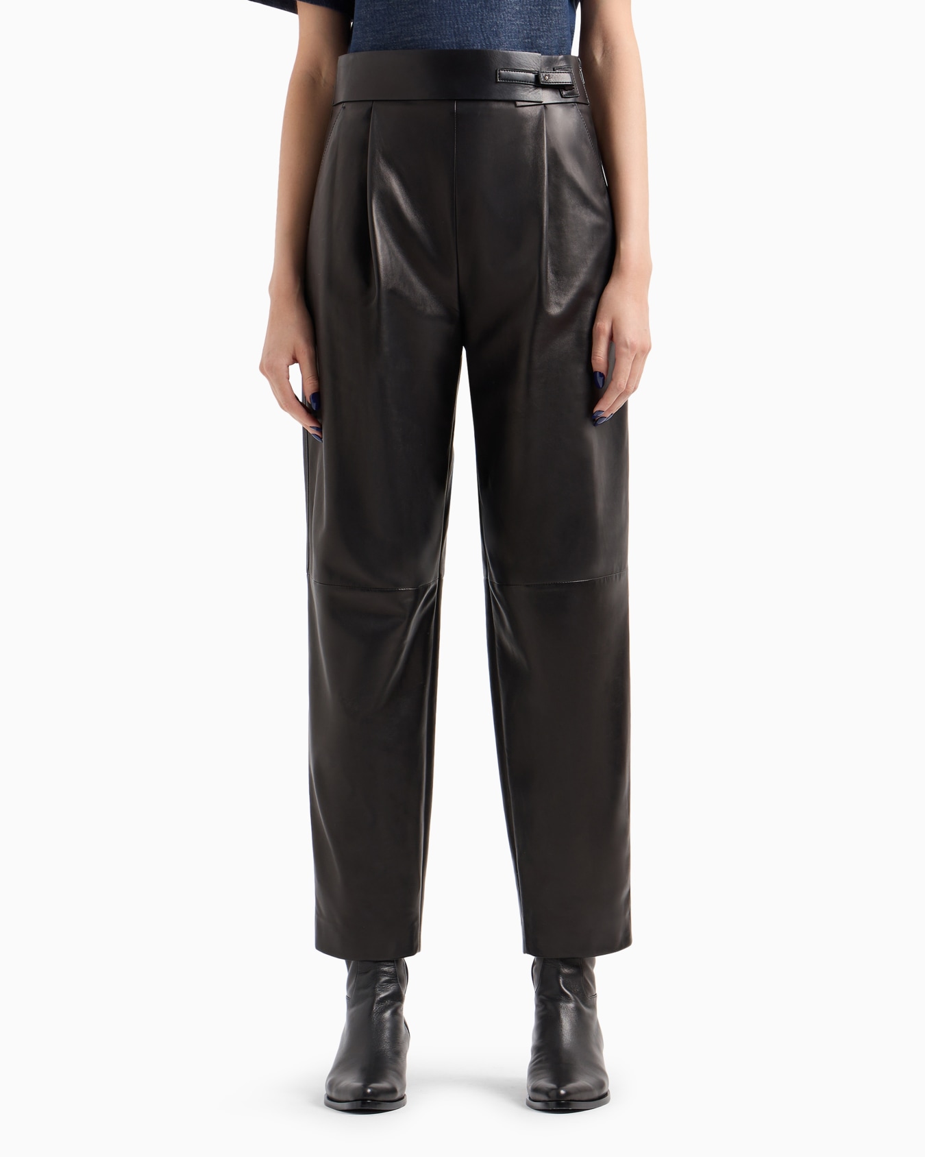 Gerade geschnittene Hose aus Nappa Folie 4