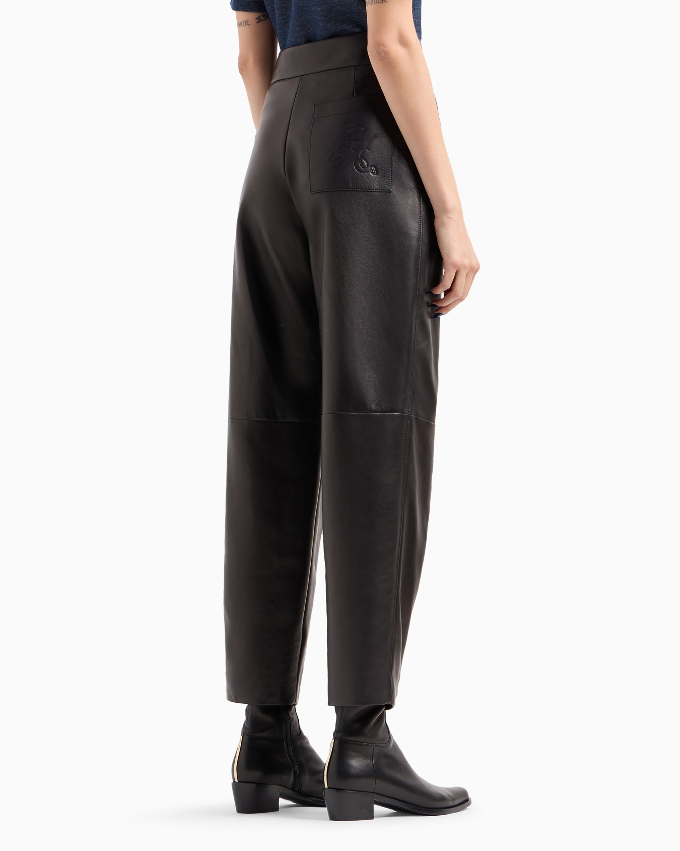 Gerade geschnittene Hose aus Nappa Folie 3