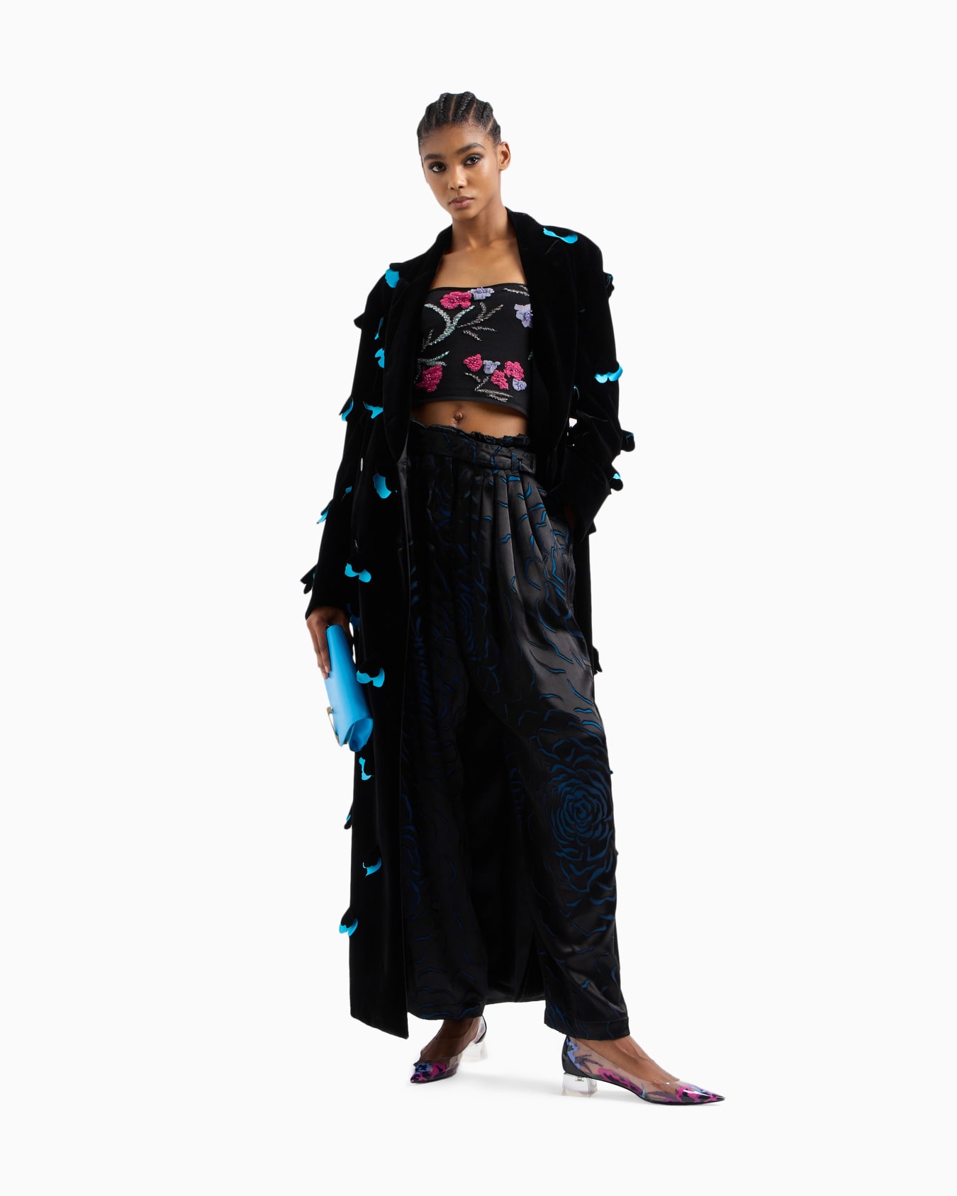 Long, velvet single-breasted coat with applied flowers Slide 2