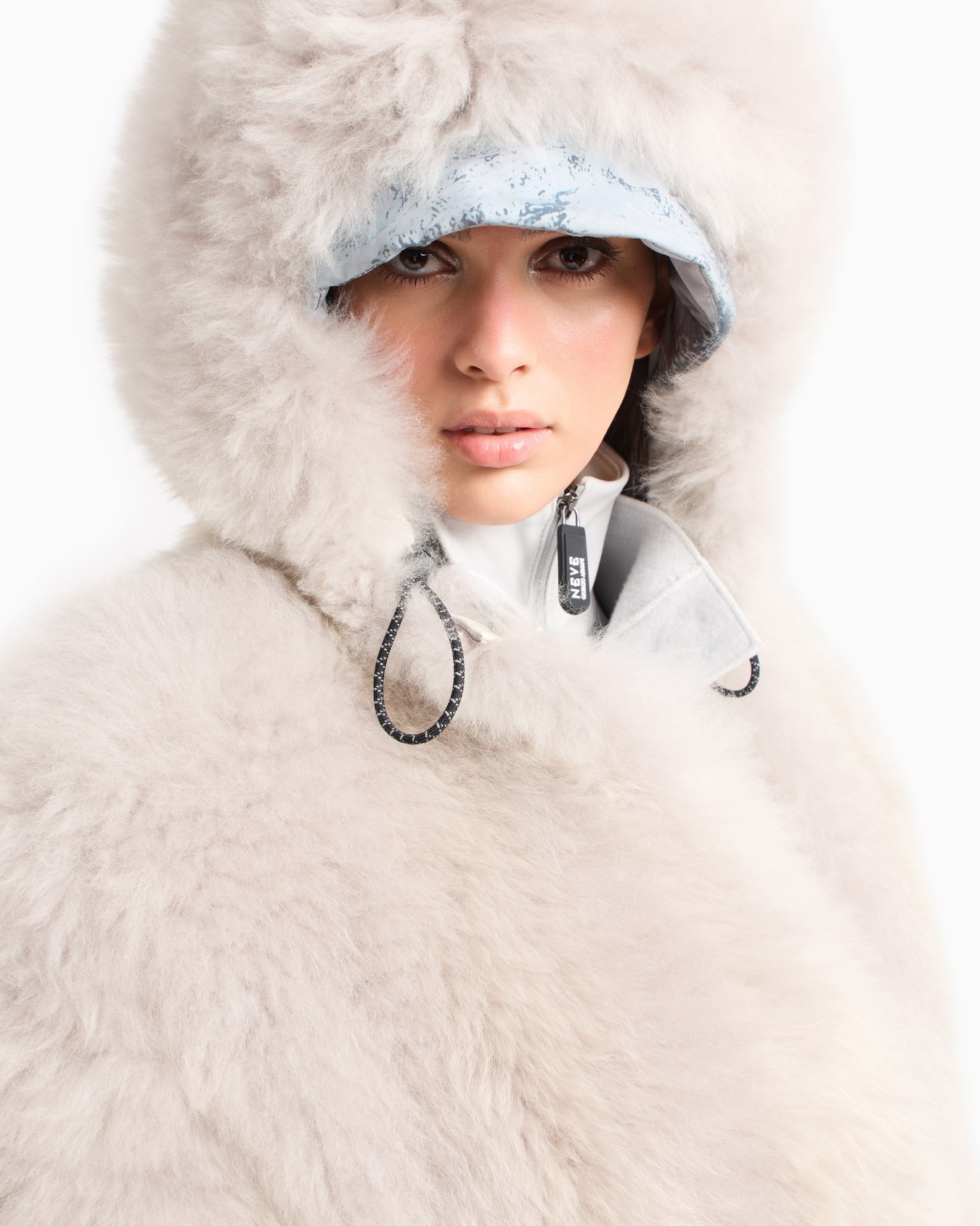 Giorgio Armani Neve mock-neck sweatshirt in fleece-effect jersey made of virgin wool and cashmere Slide 5