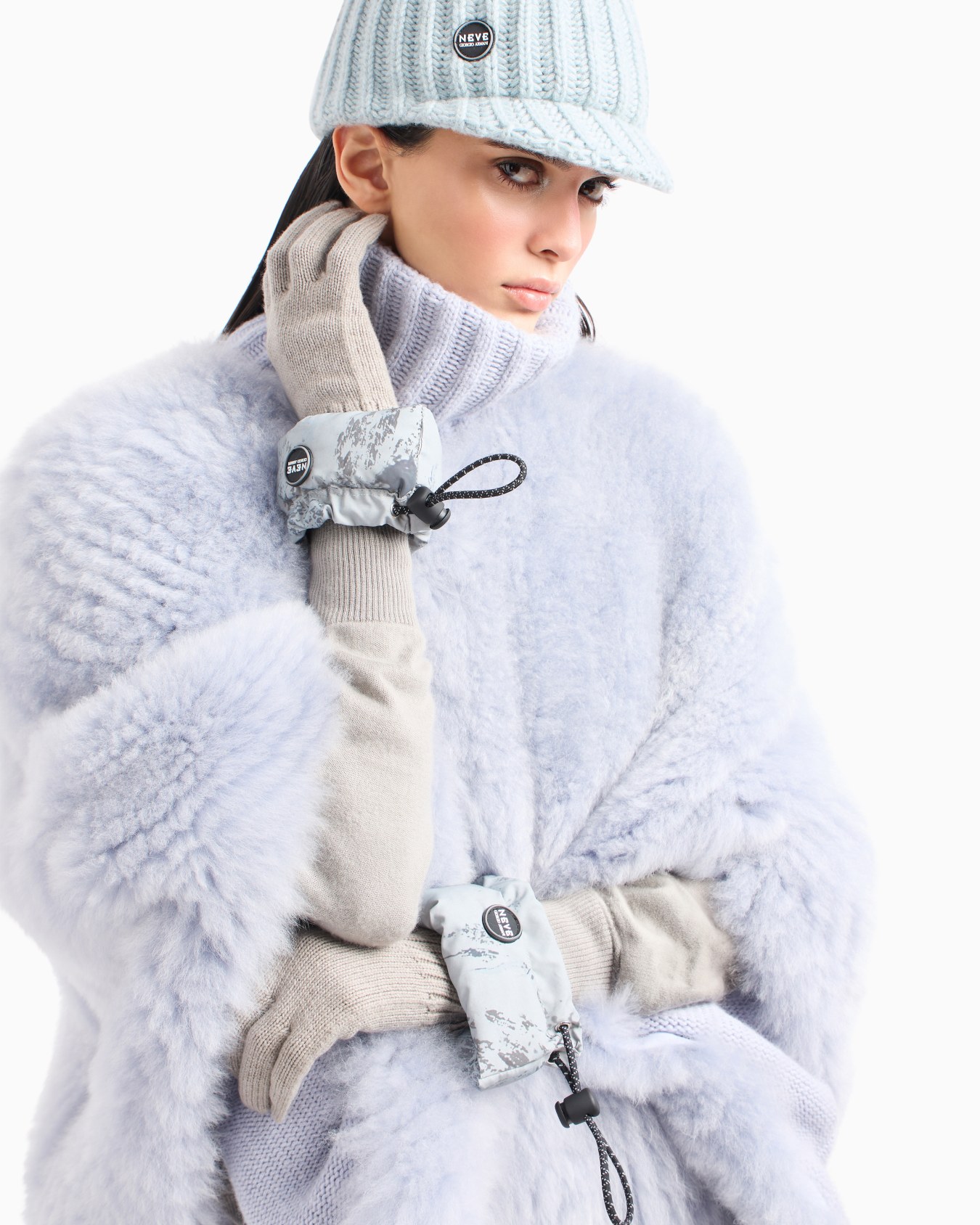 Giorgio Armani Neve cape Slide 7