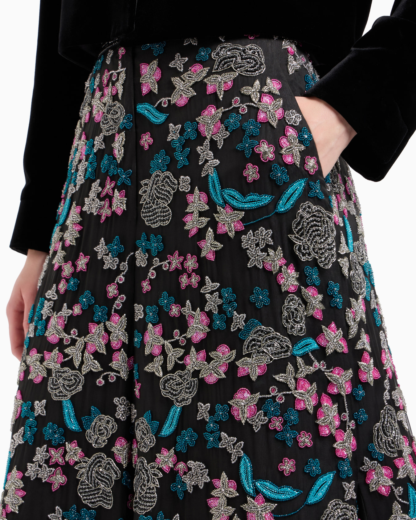 Silk culottes with a floral motif Slide 4